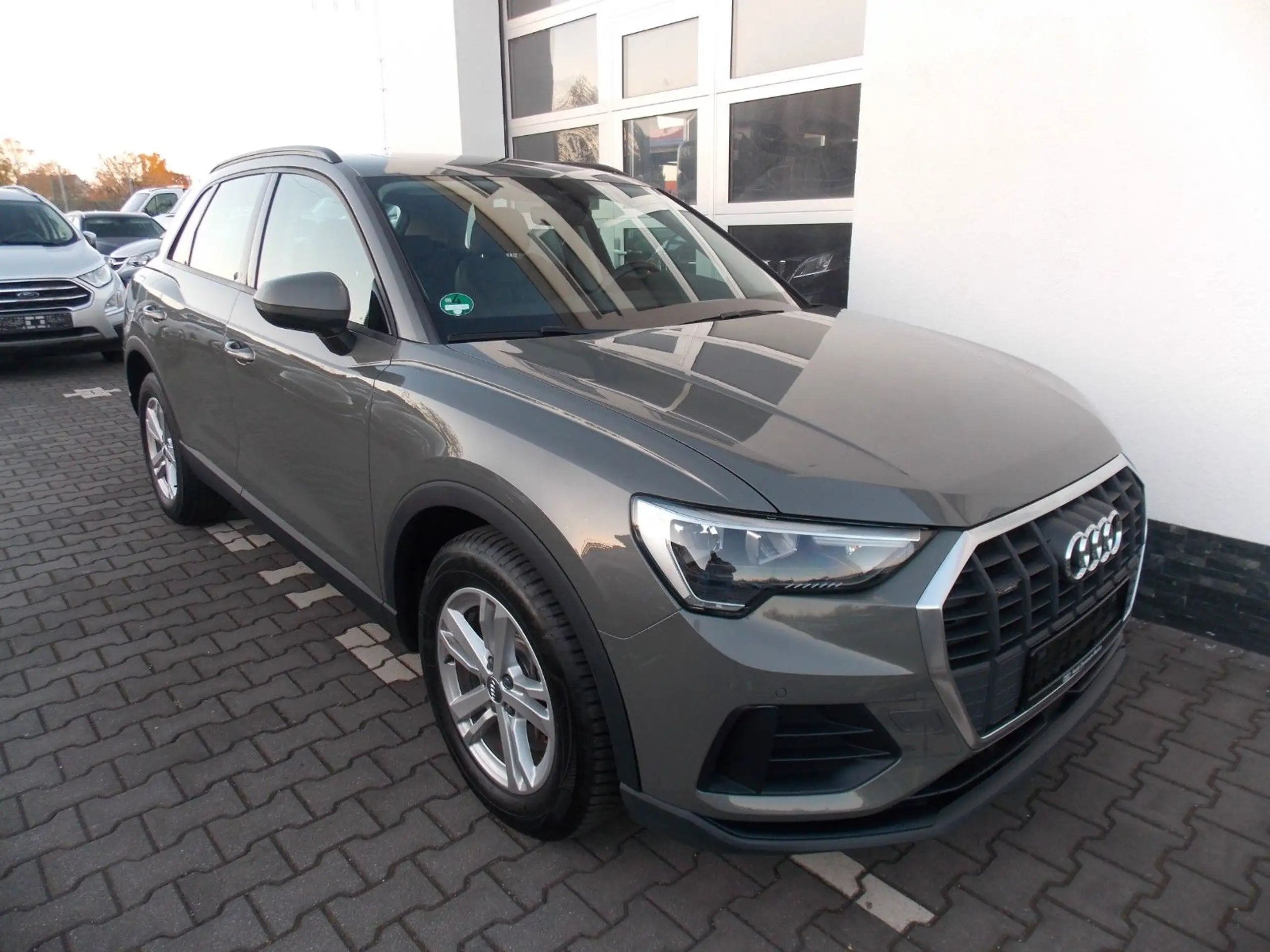 Audi - Q3