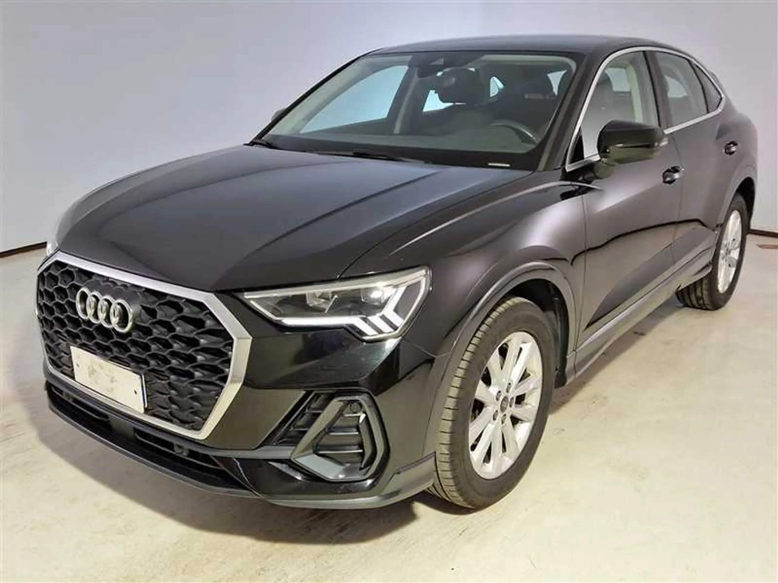 Audi - Q3