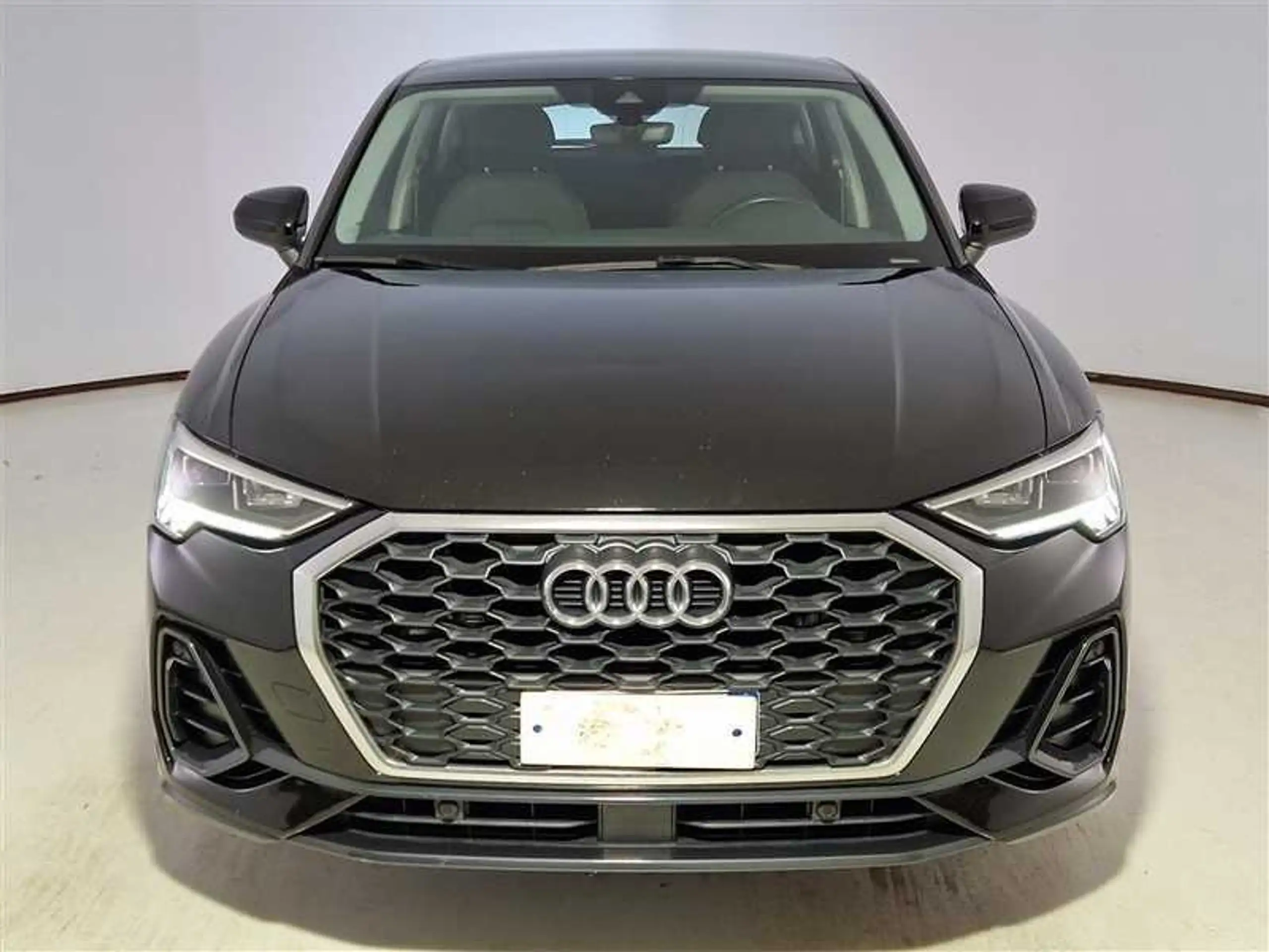 Audi - Q3