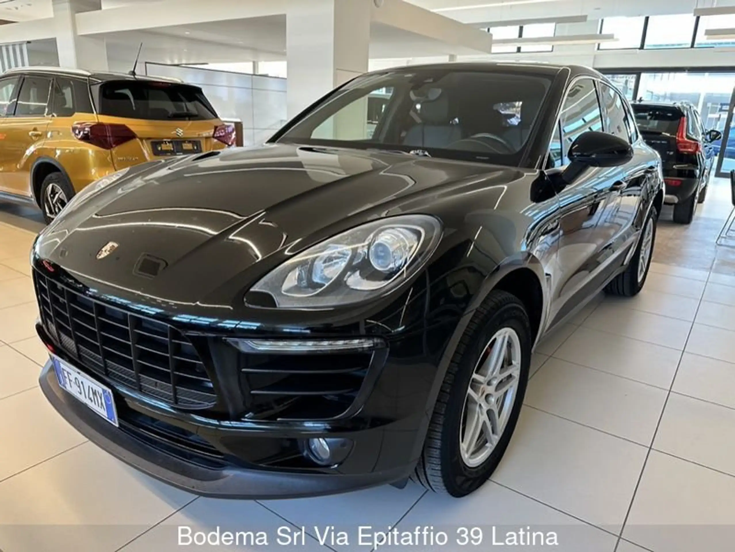 Porsche - Macan