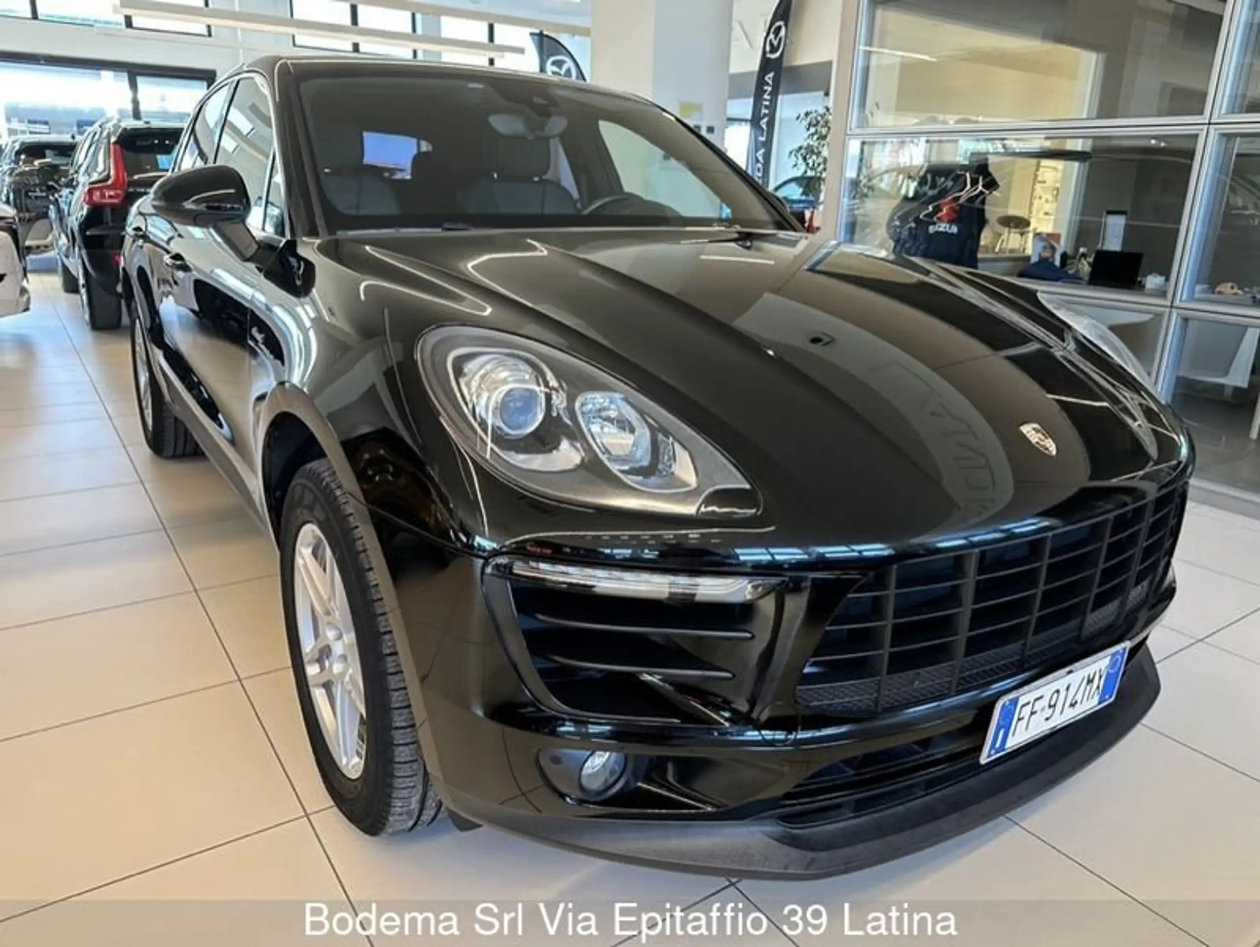 Porsche - Macan