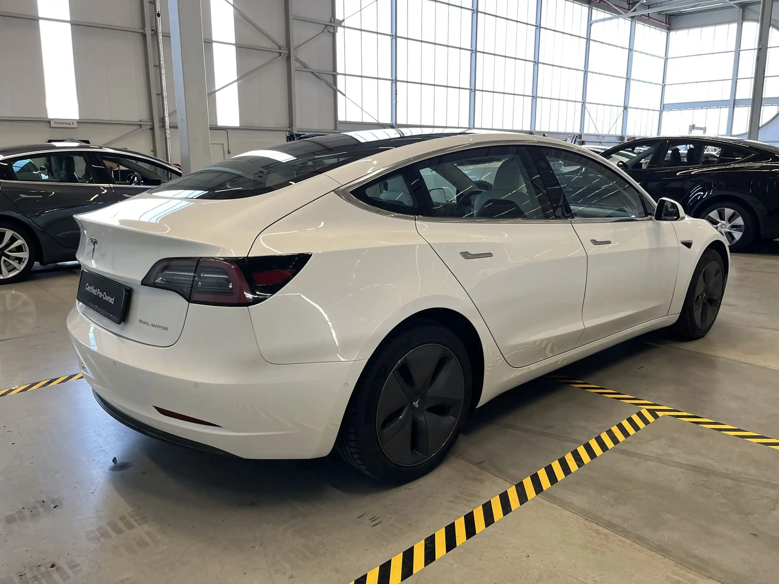 Tesla - Model 3