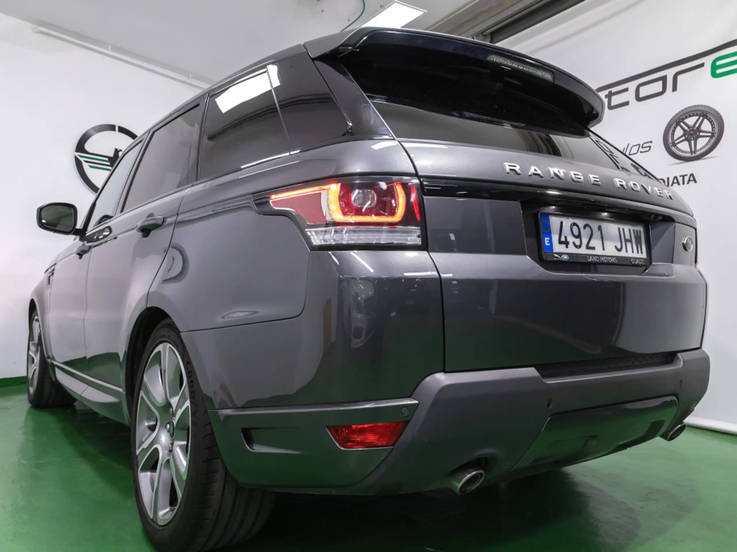 Land Rover - Range Rover Sport