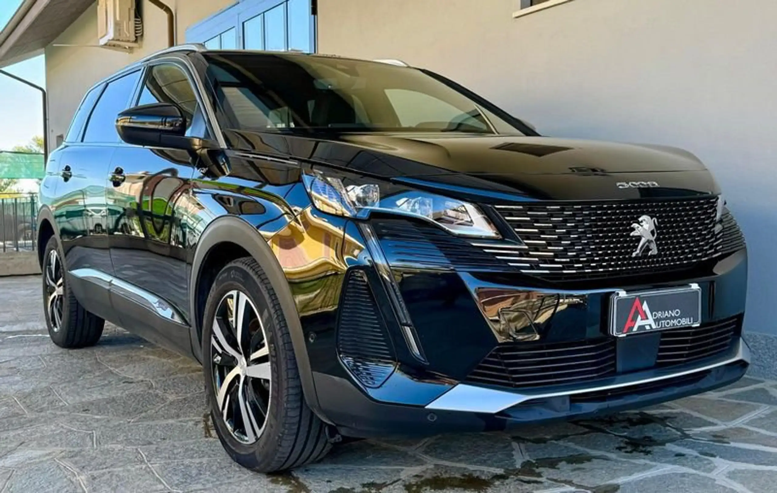 Peugeot - 5008