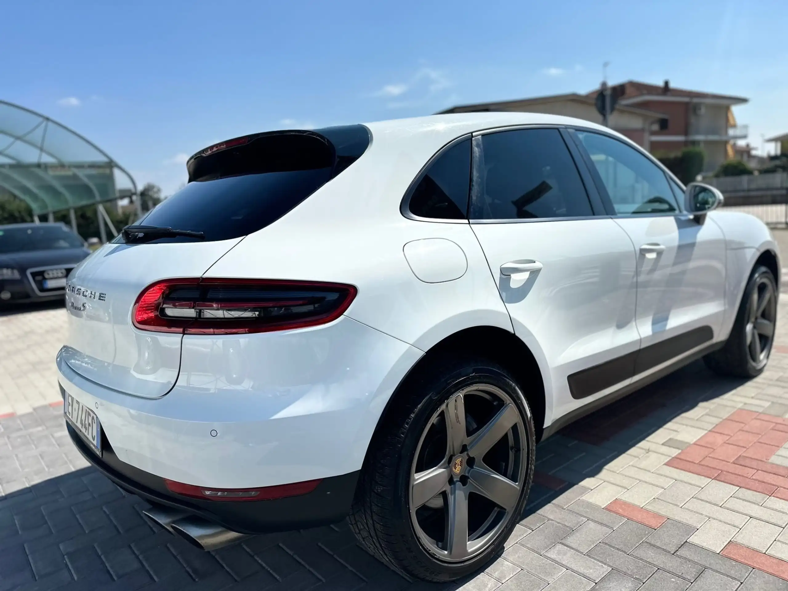 Porsche - Macan