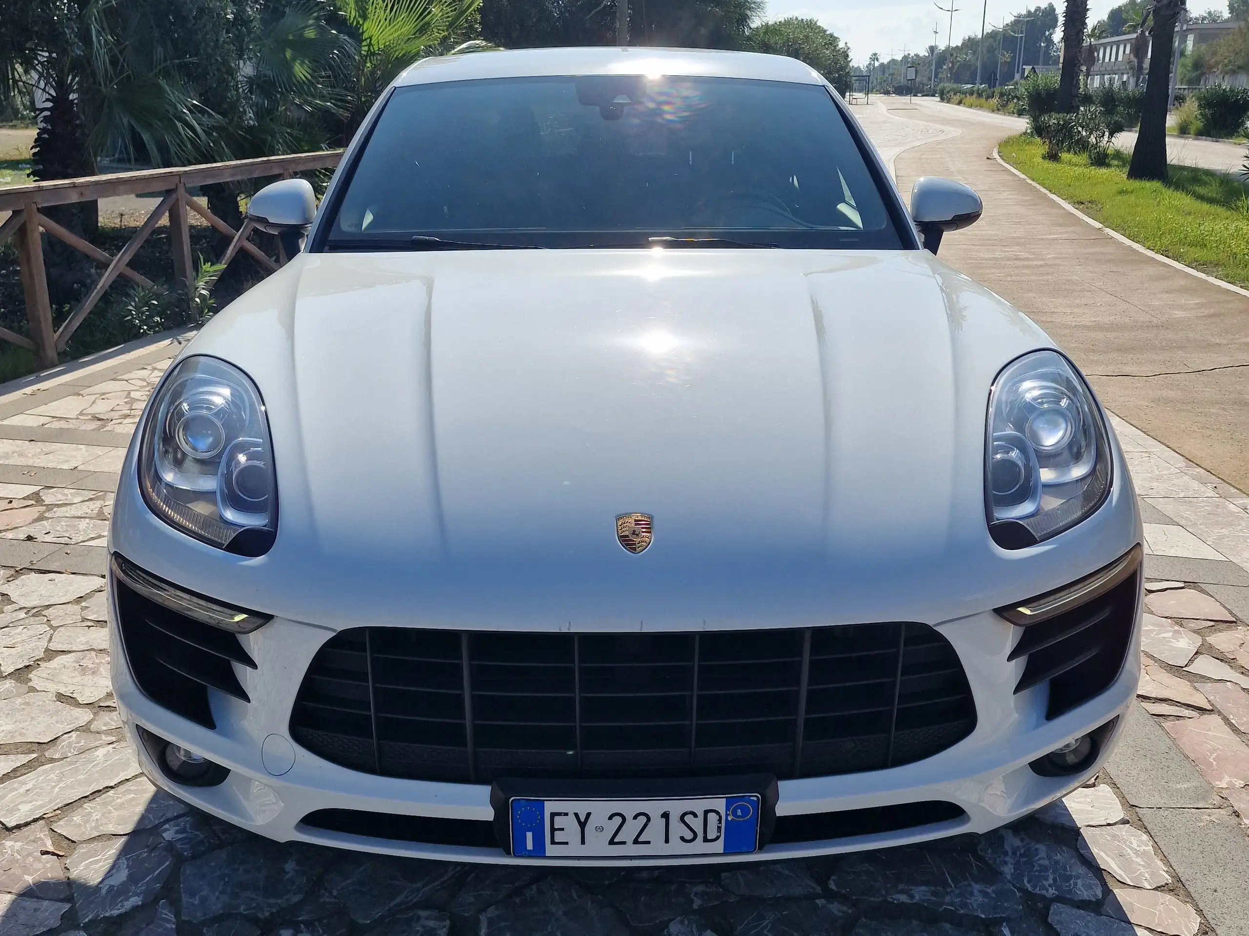 Porsche - Macan