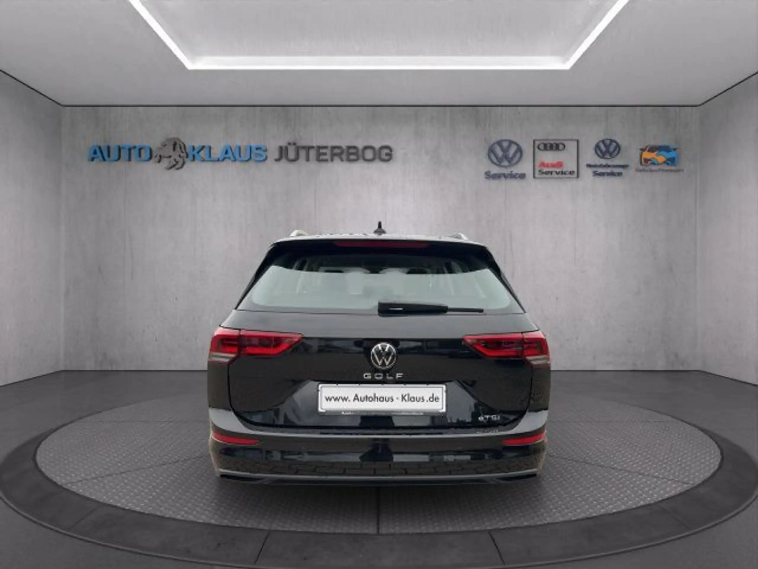 Volkswagen - Golf