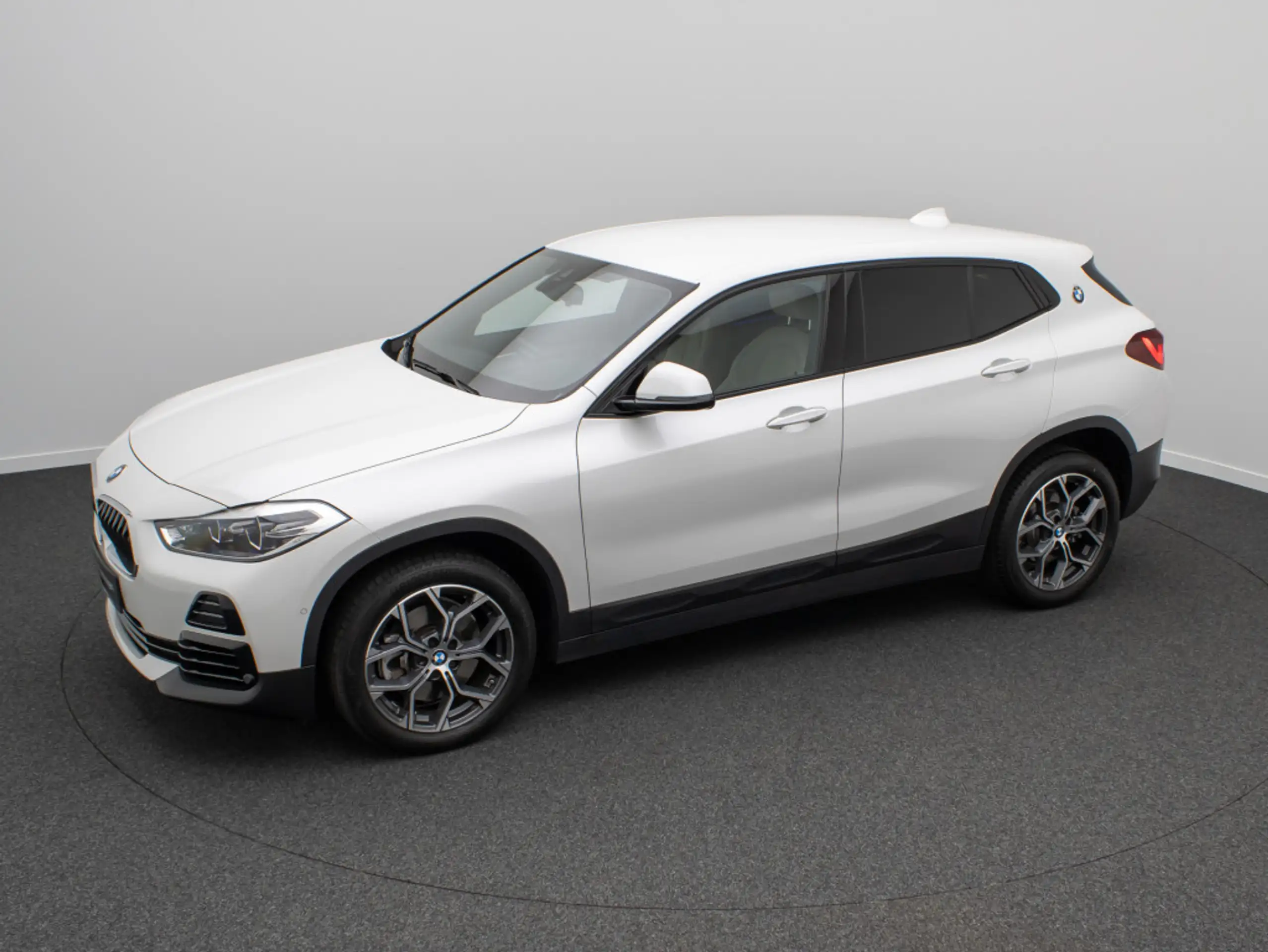 BMW - X2