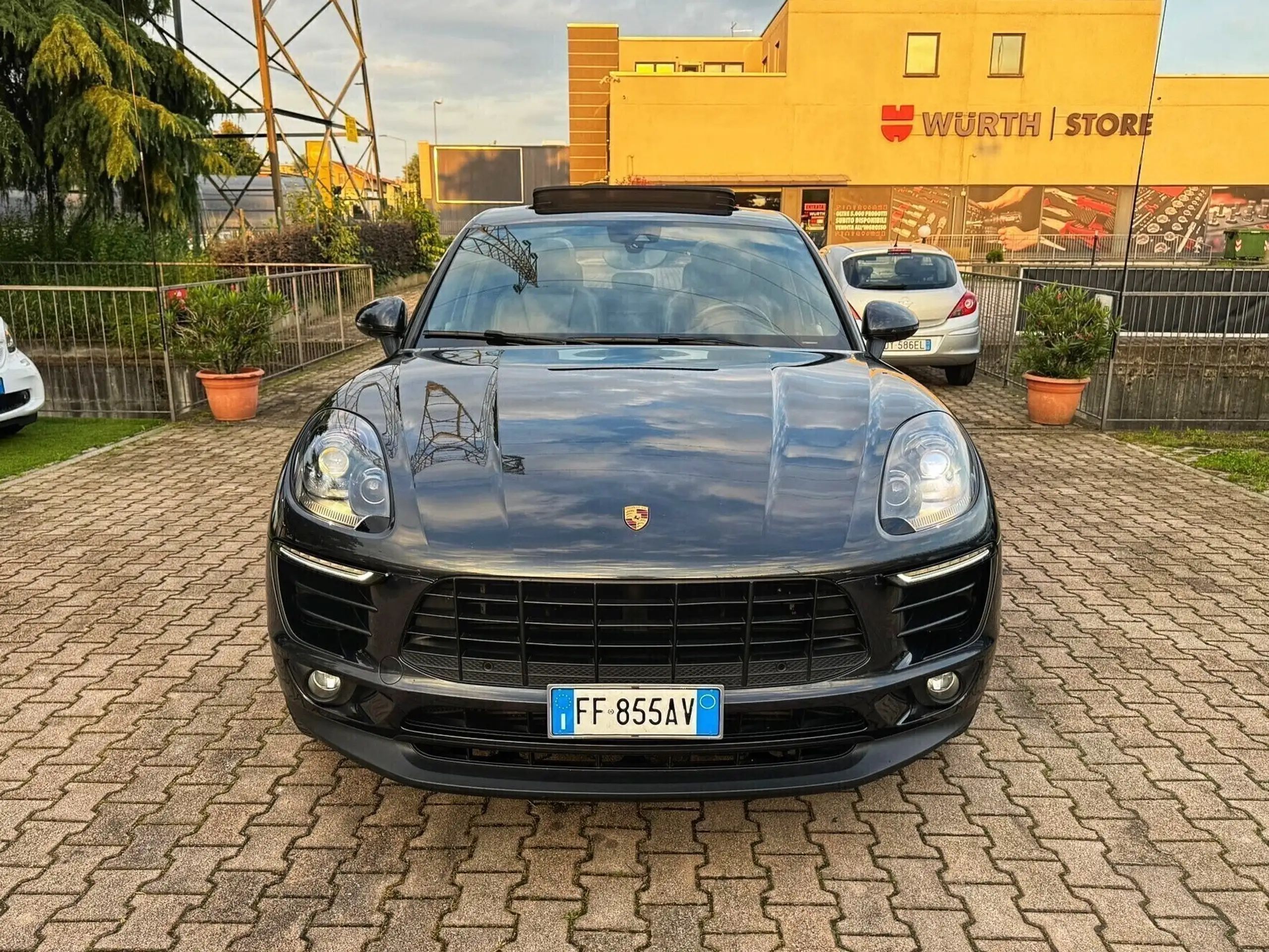 Porsche - Macan