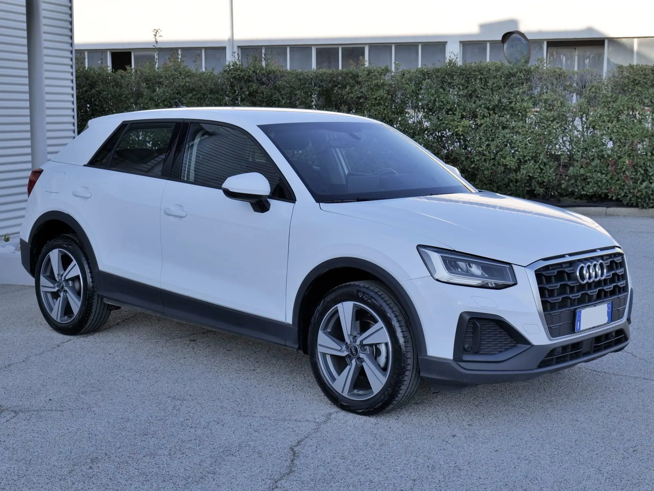 Audi - Q2