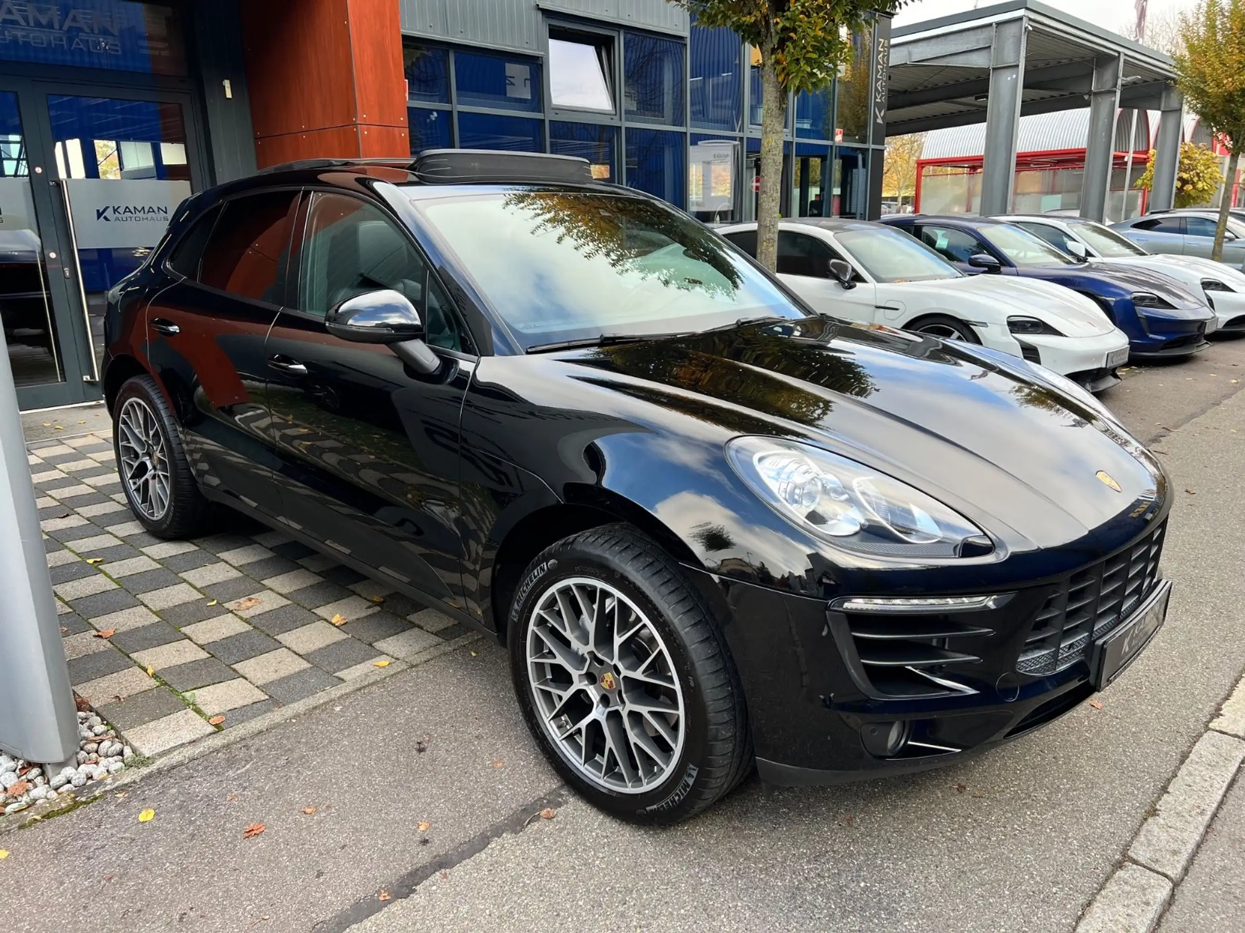 Porsche - Macan