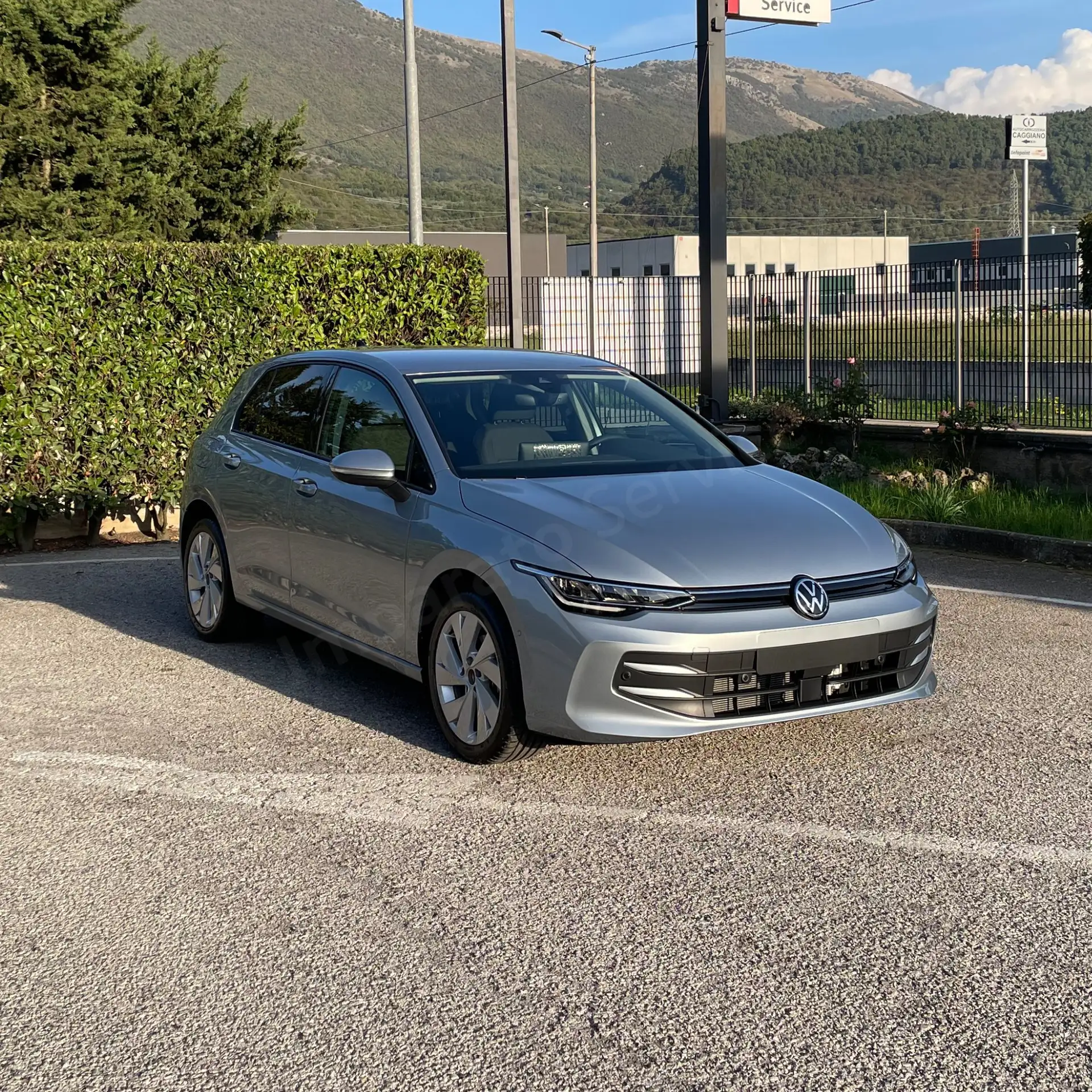 Volkswagen - Golf