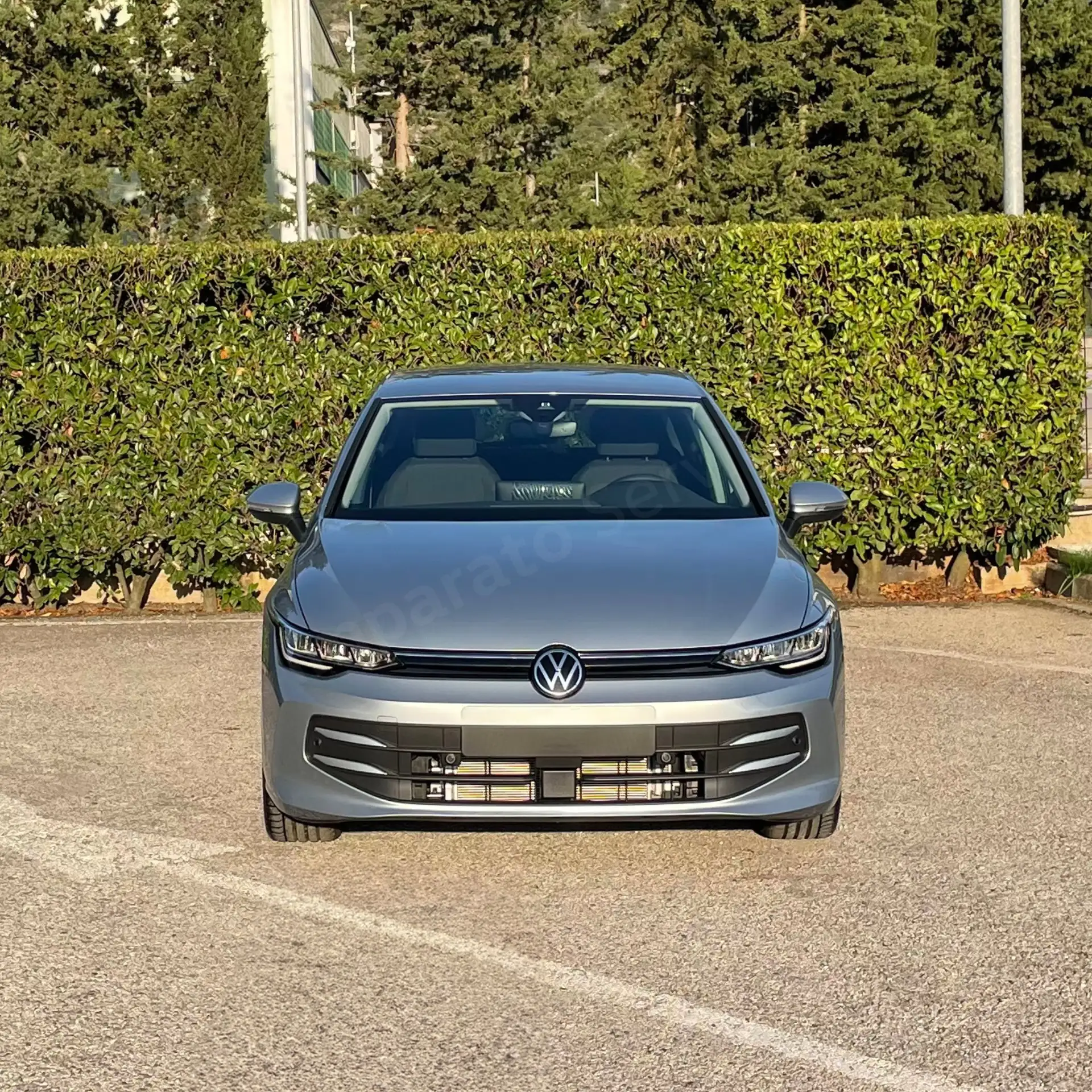 Volkswagen - Golf