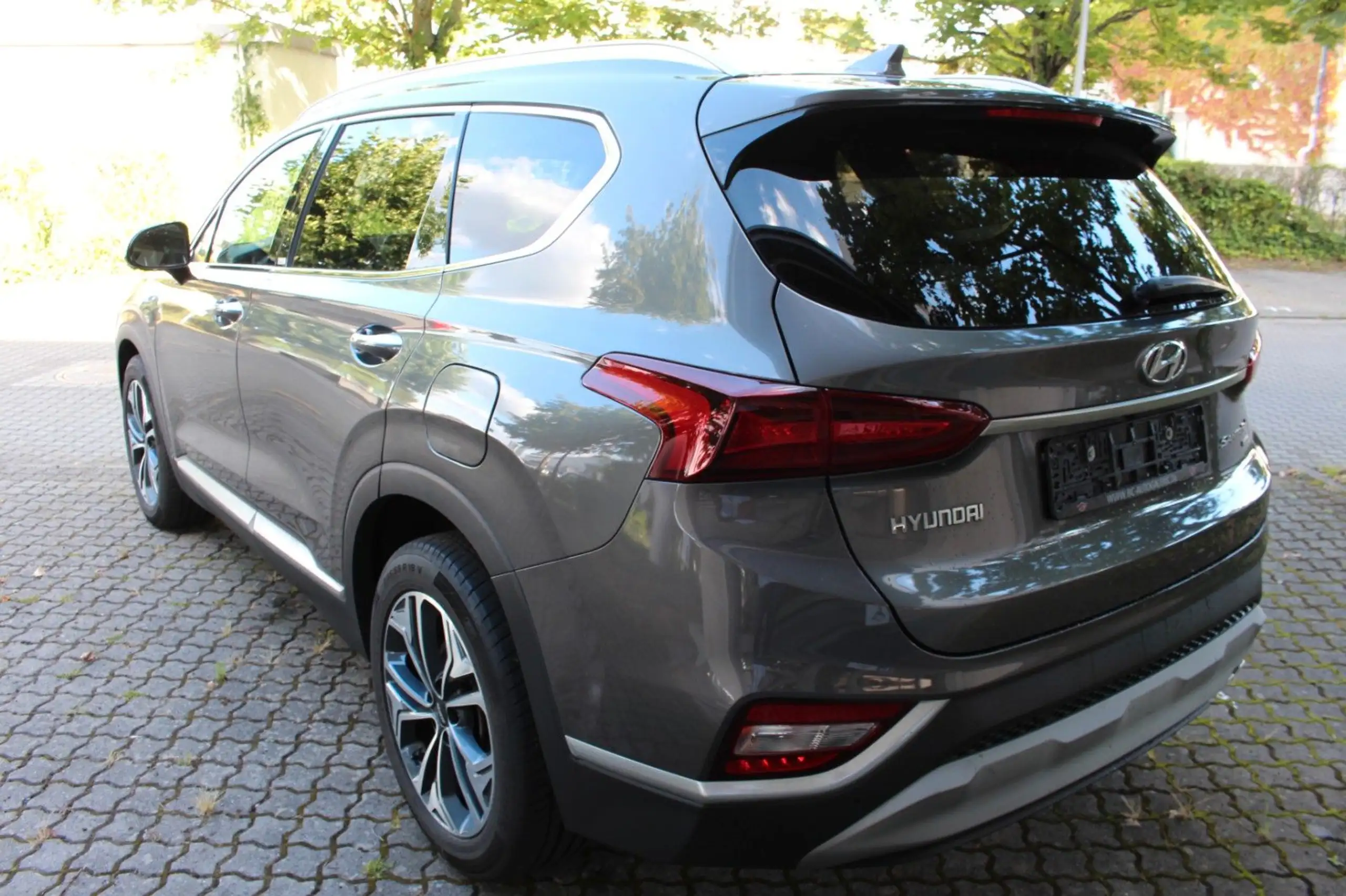 Hyundai - SANTA FE