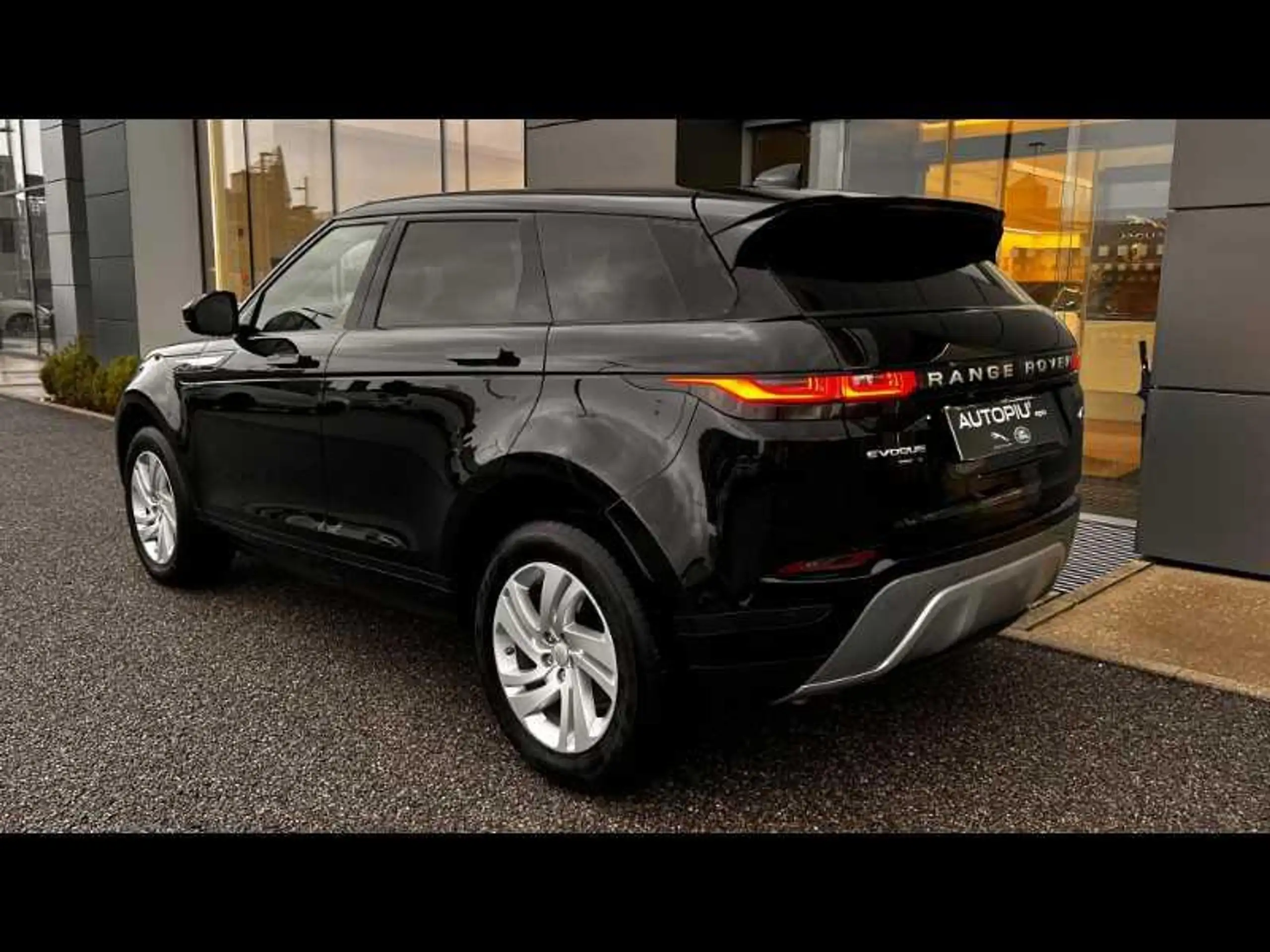 Land Rover - Range Rover Evoque