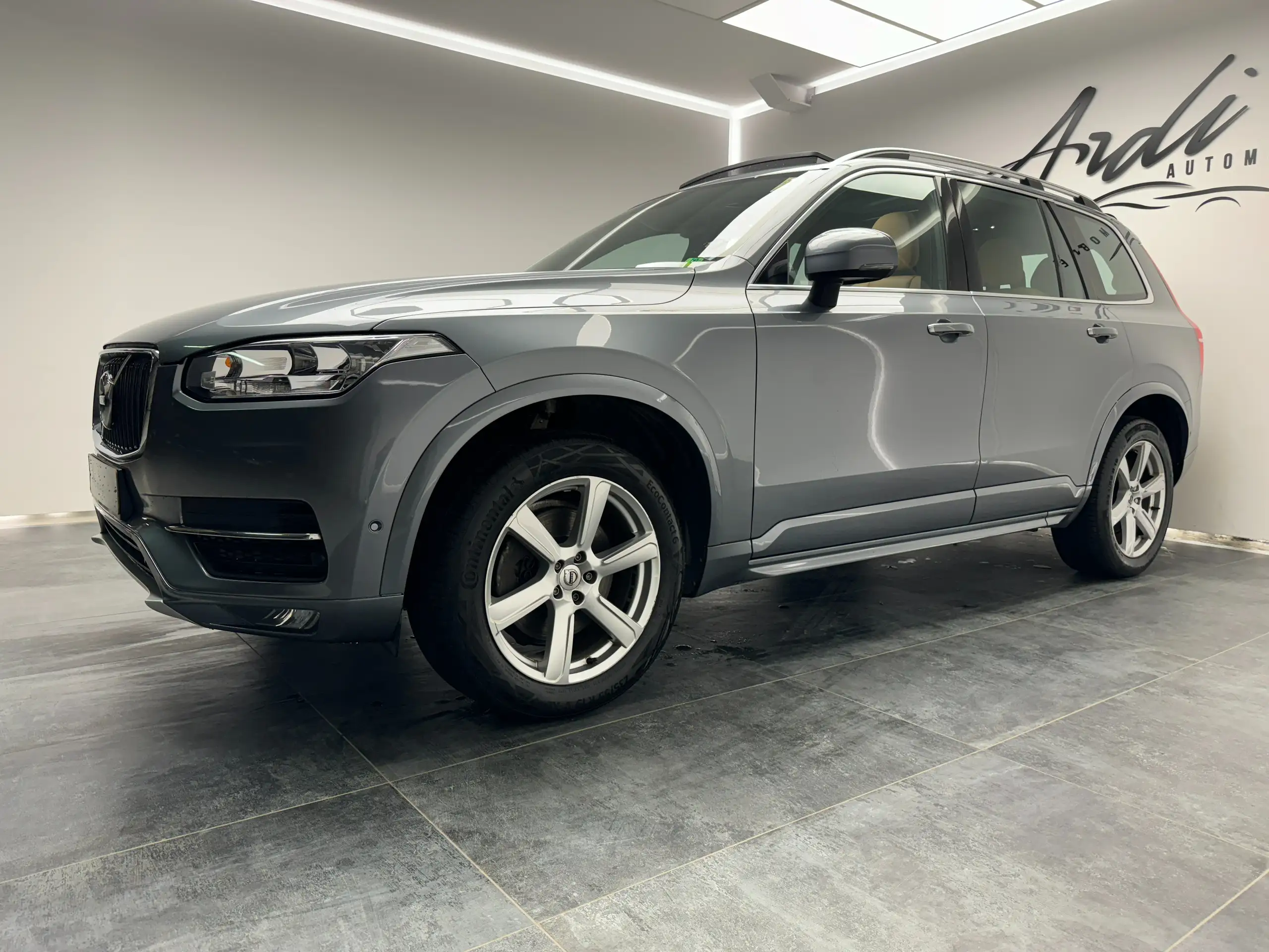 Volvo - XC90