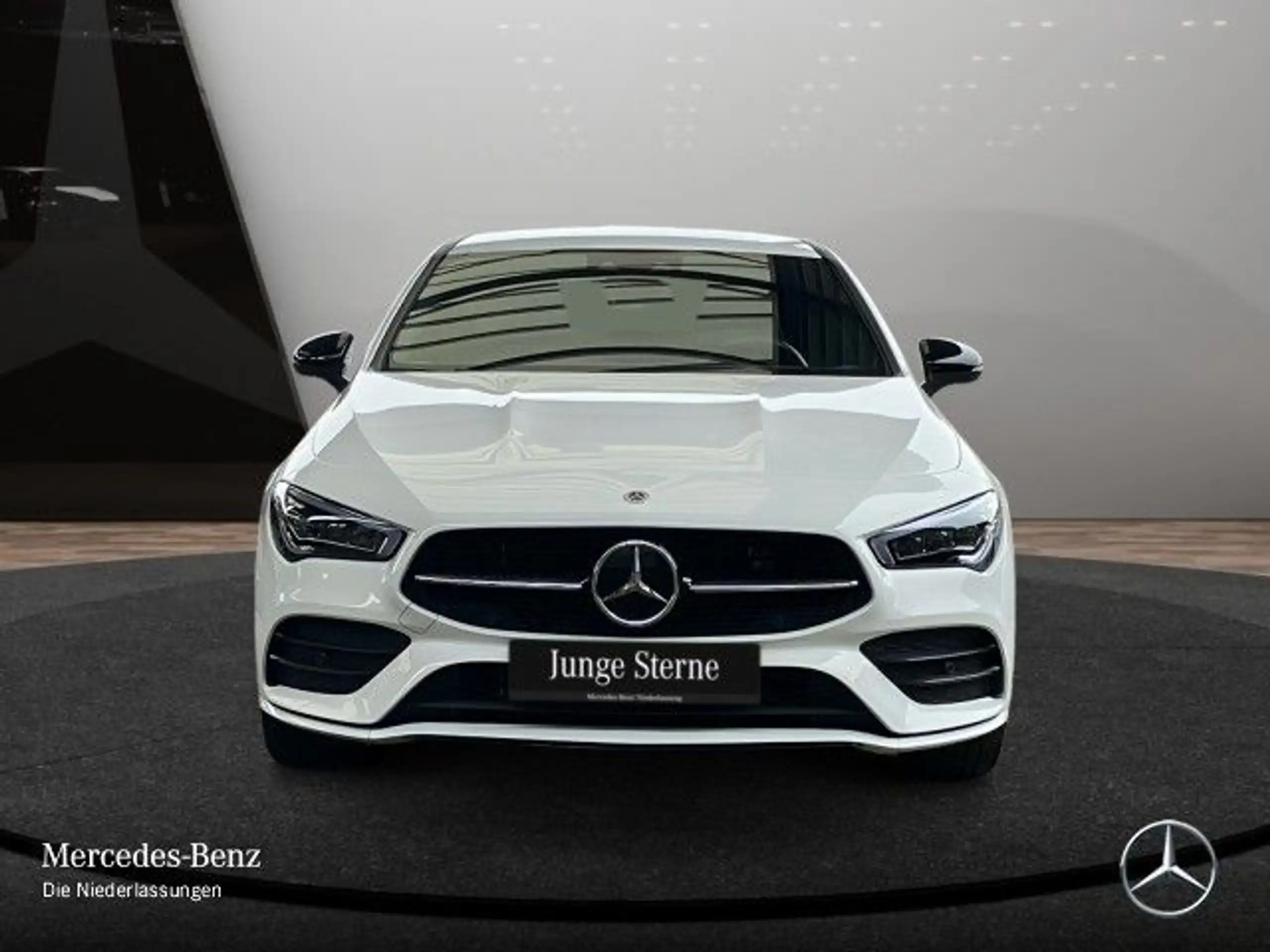 Mercedes-Benz - CLA 250