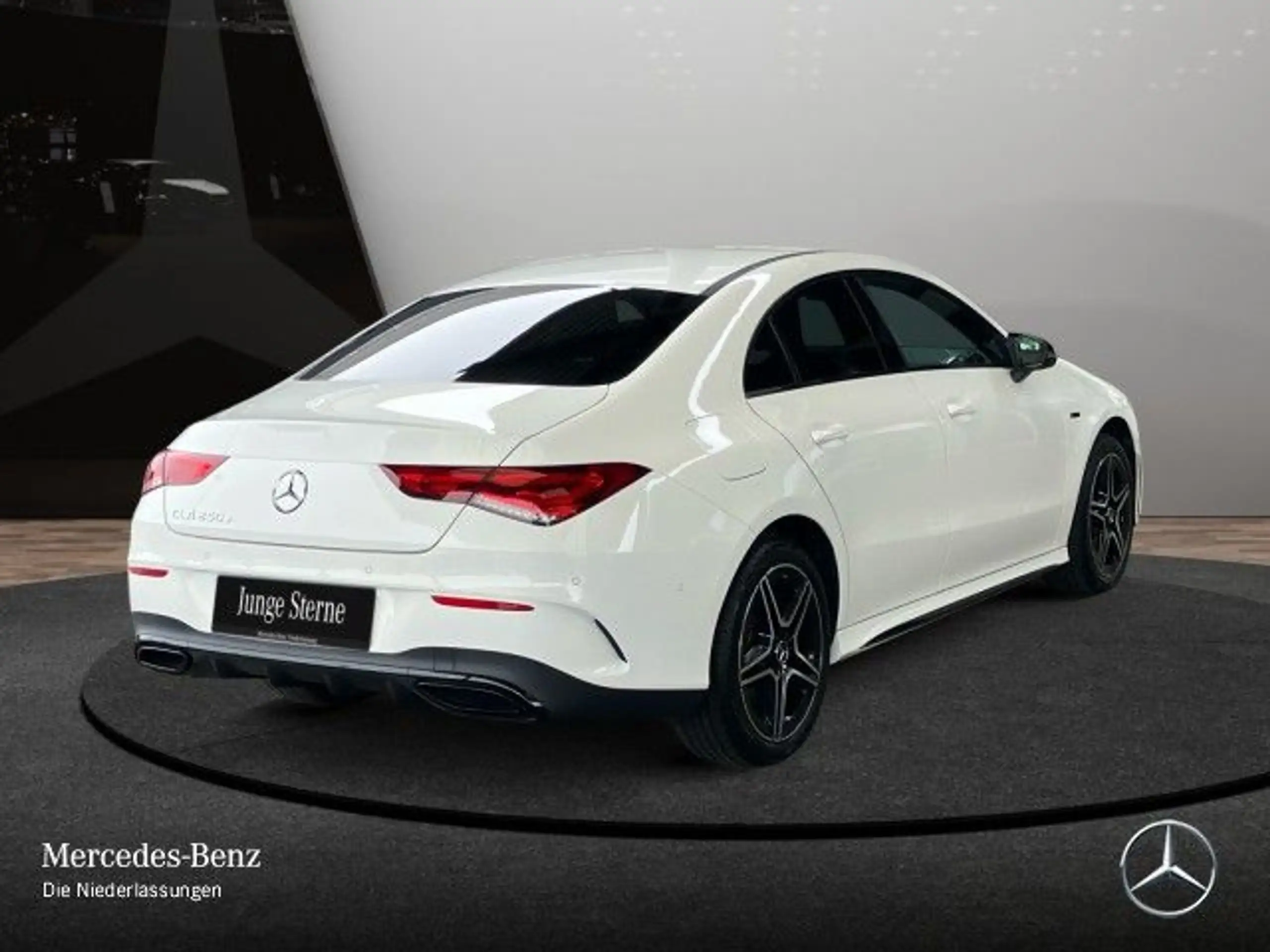 Mercedes-Benz - CLA 250