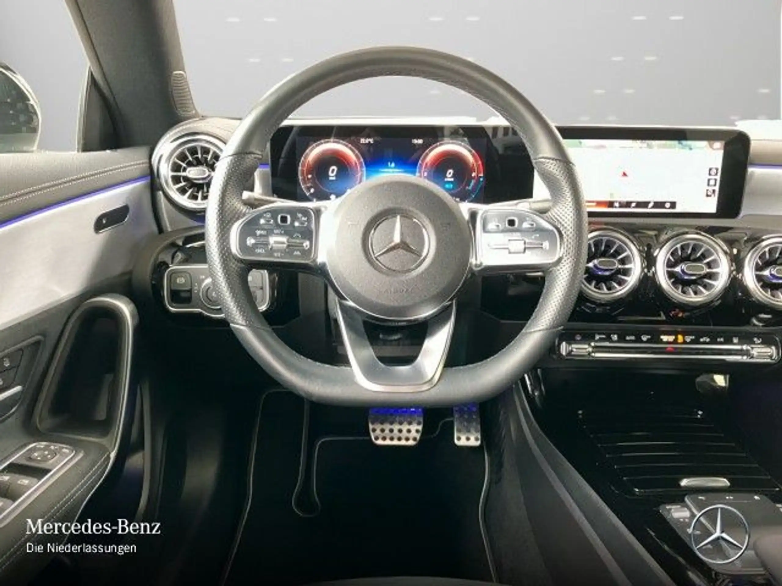 Mercedes-Benz - CLA 250