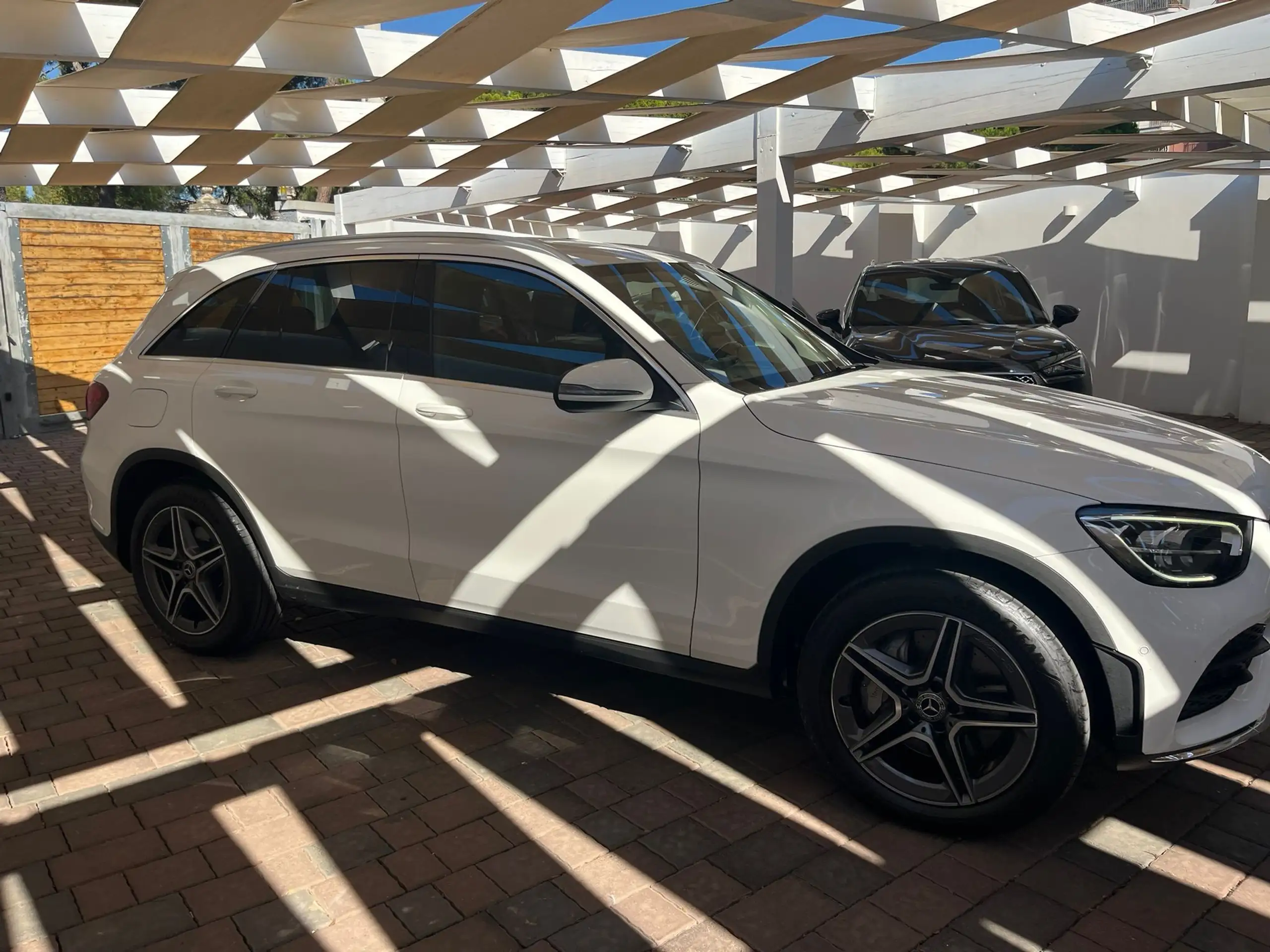 Mercedes-Benz - GLC 300