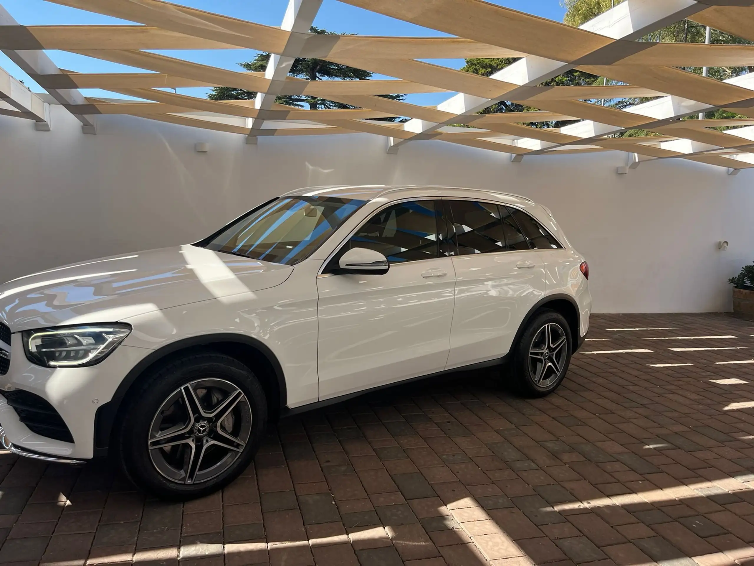 Mercedes-Benz - GLC 300