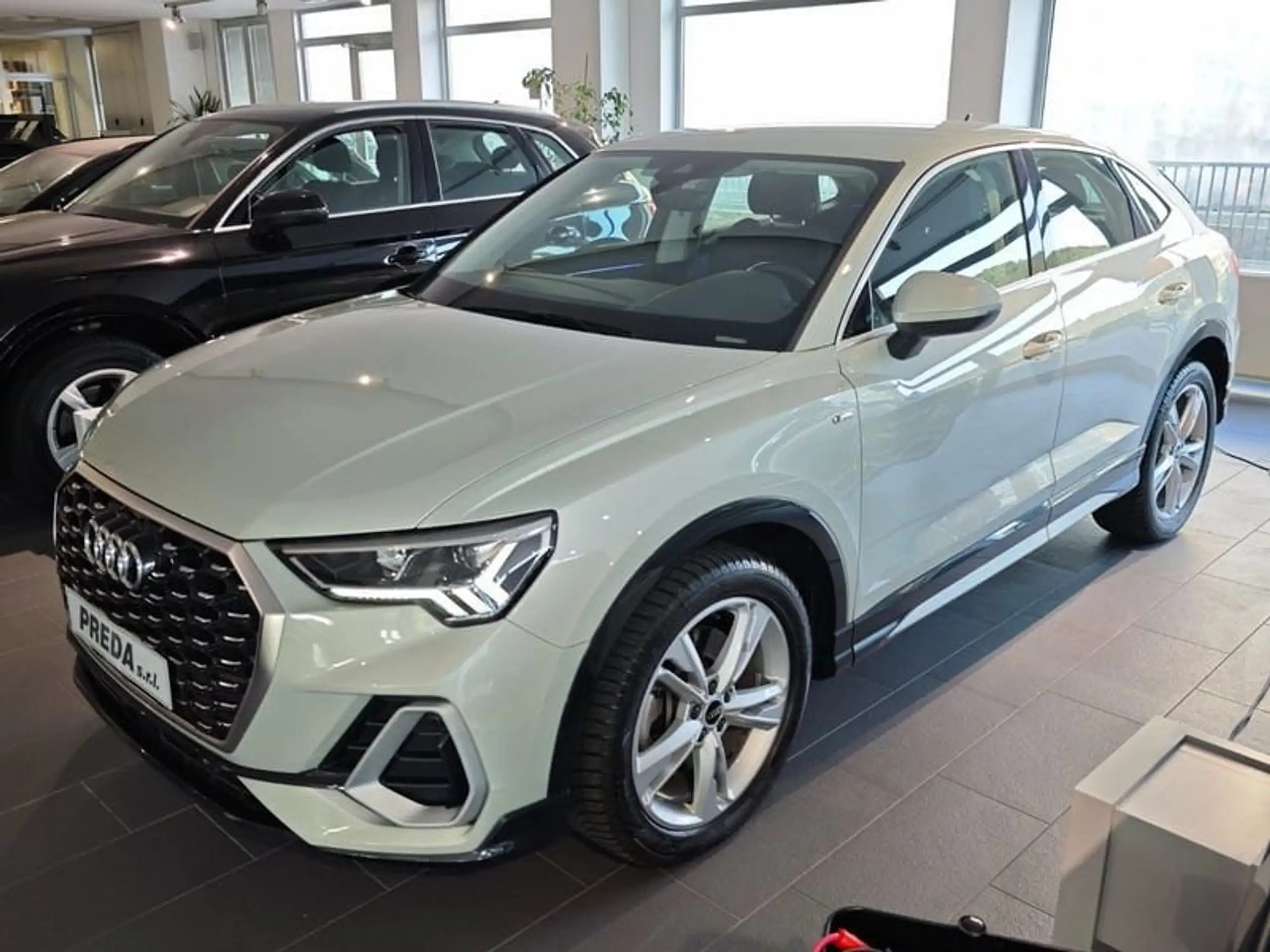 Audi - Q3