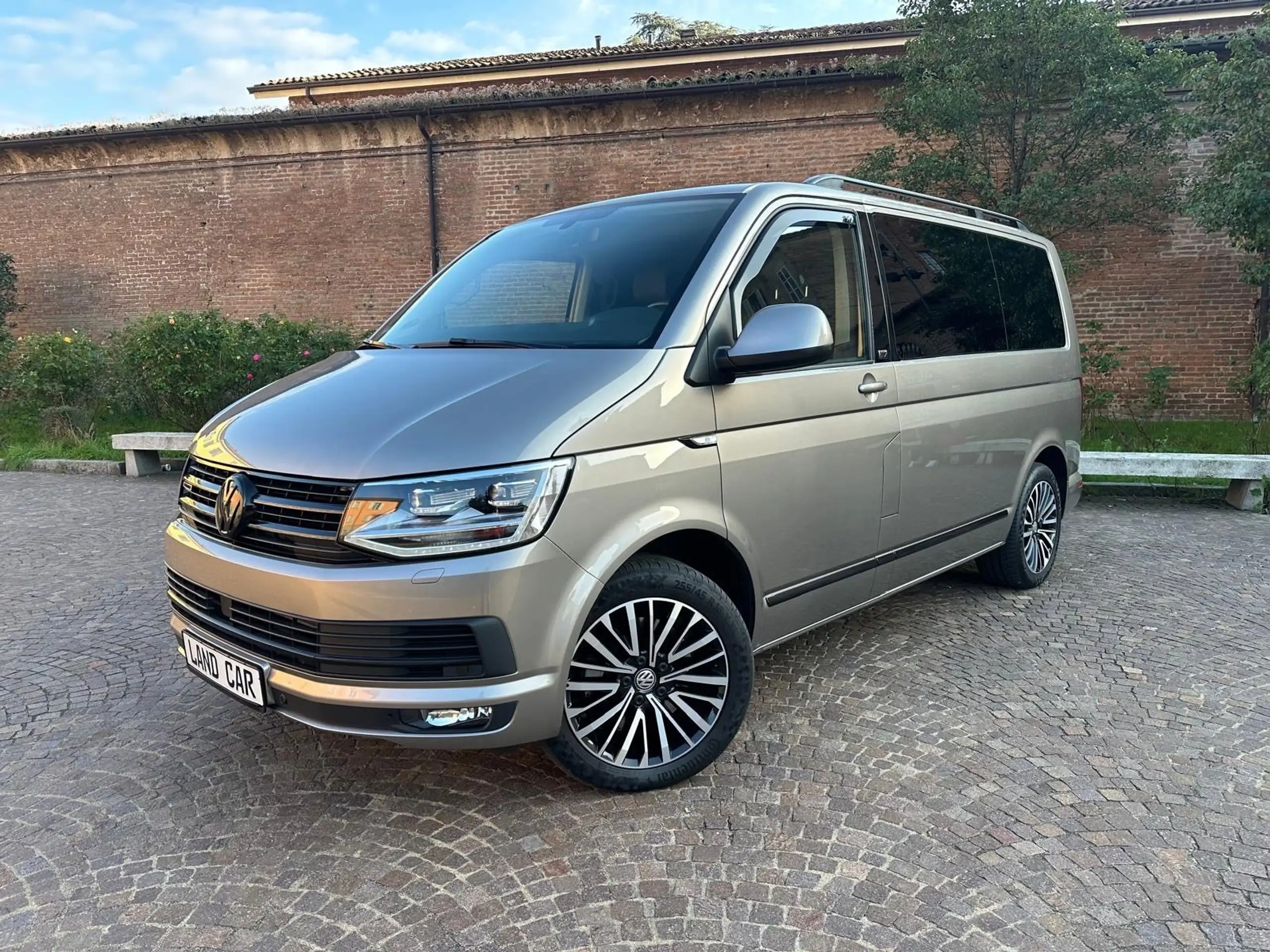 Volkswagen T6 Multivan 2016