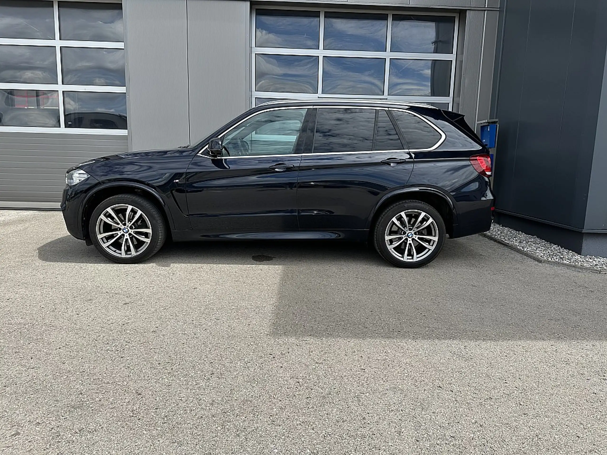 BMW - X5