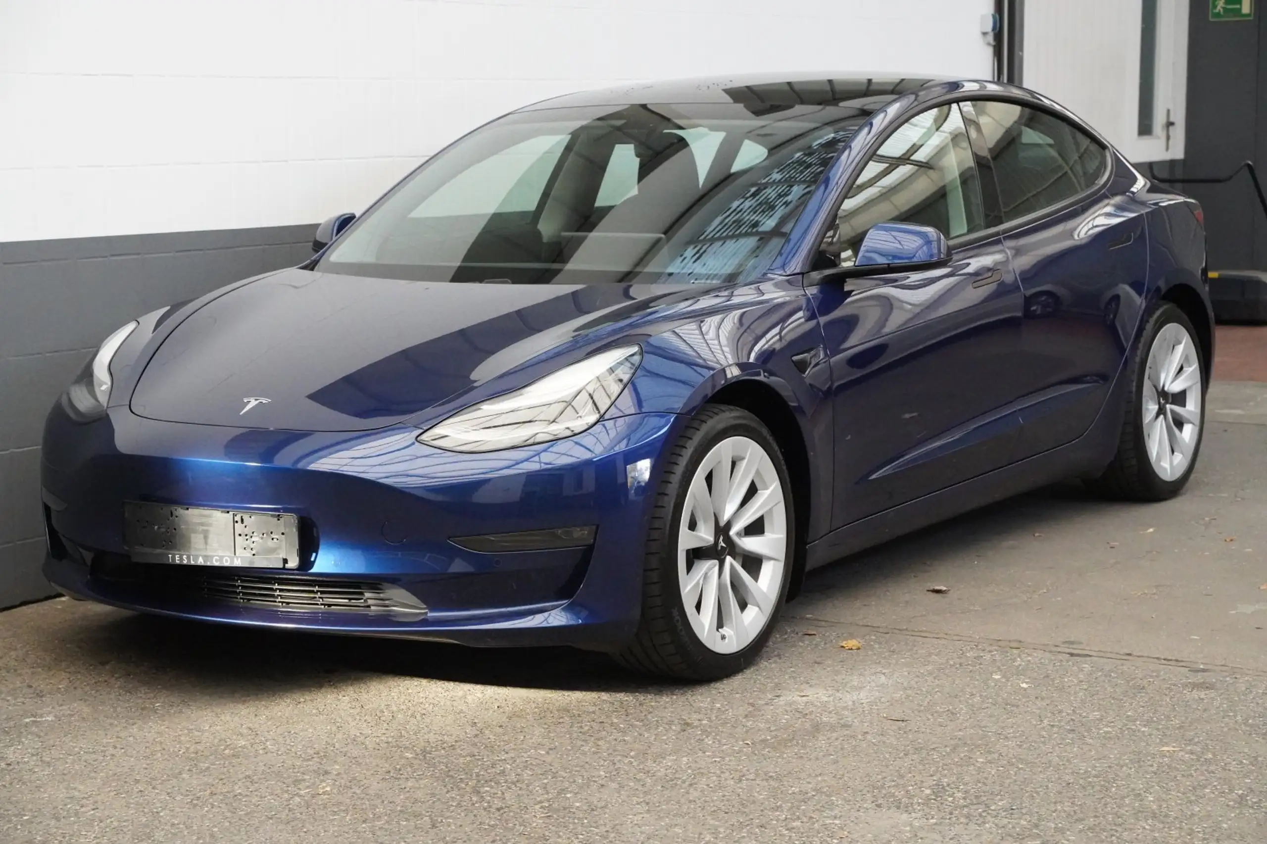 Tesla - Model 3