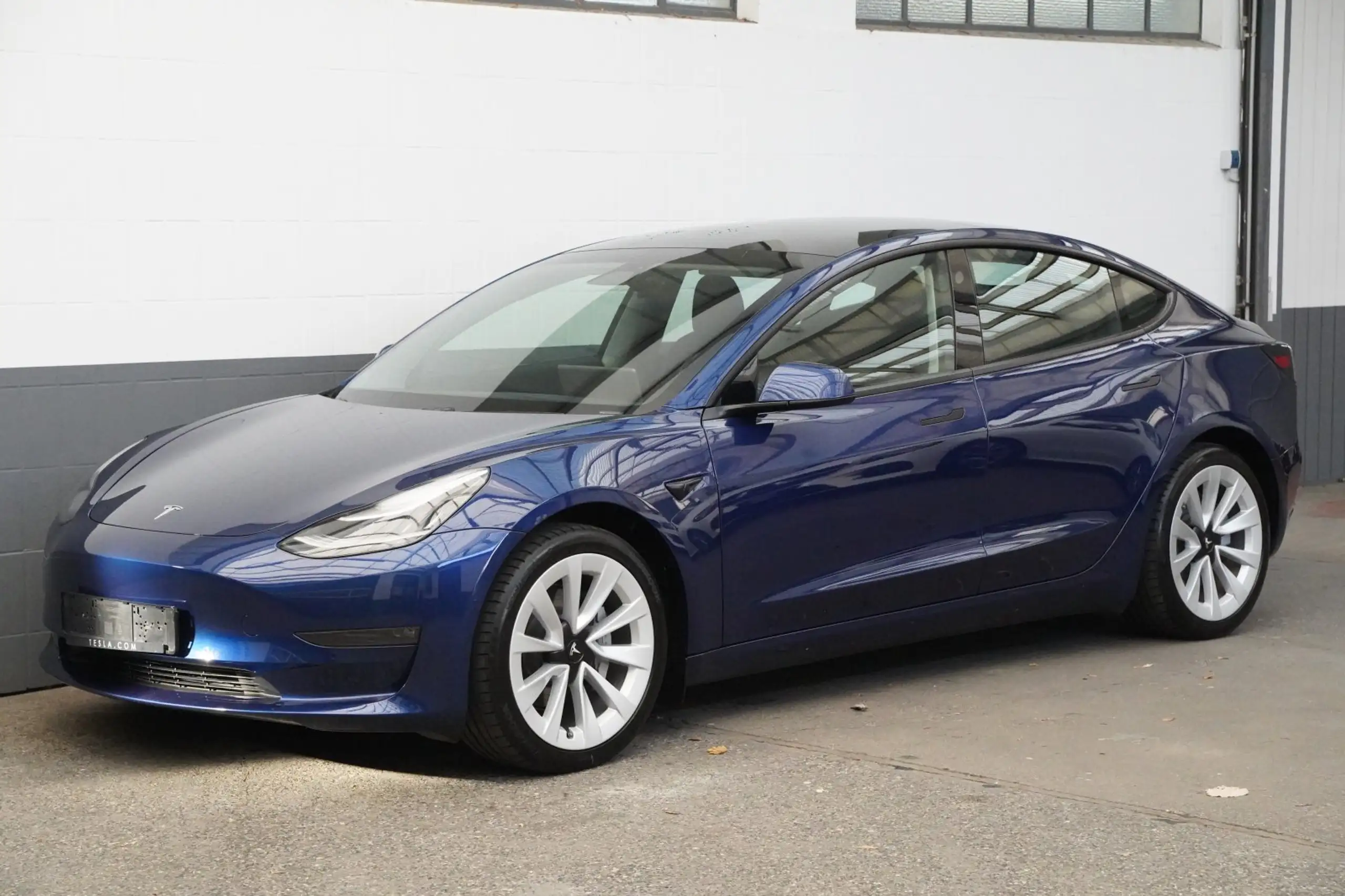 Tesla - Model 3