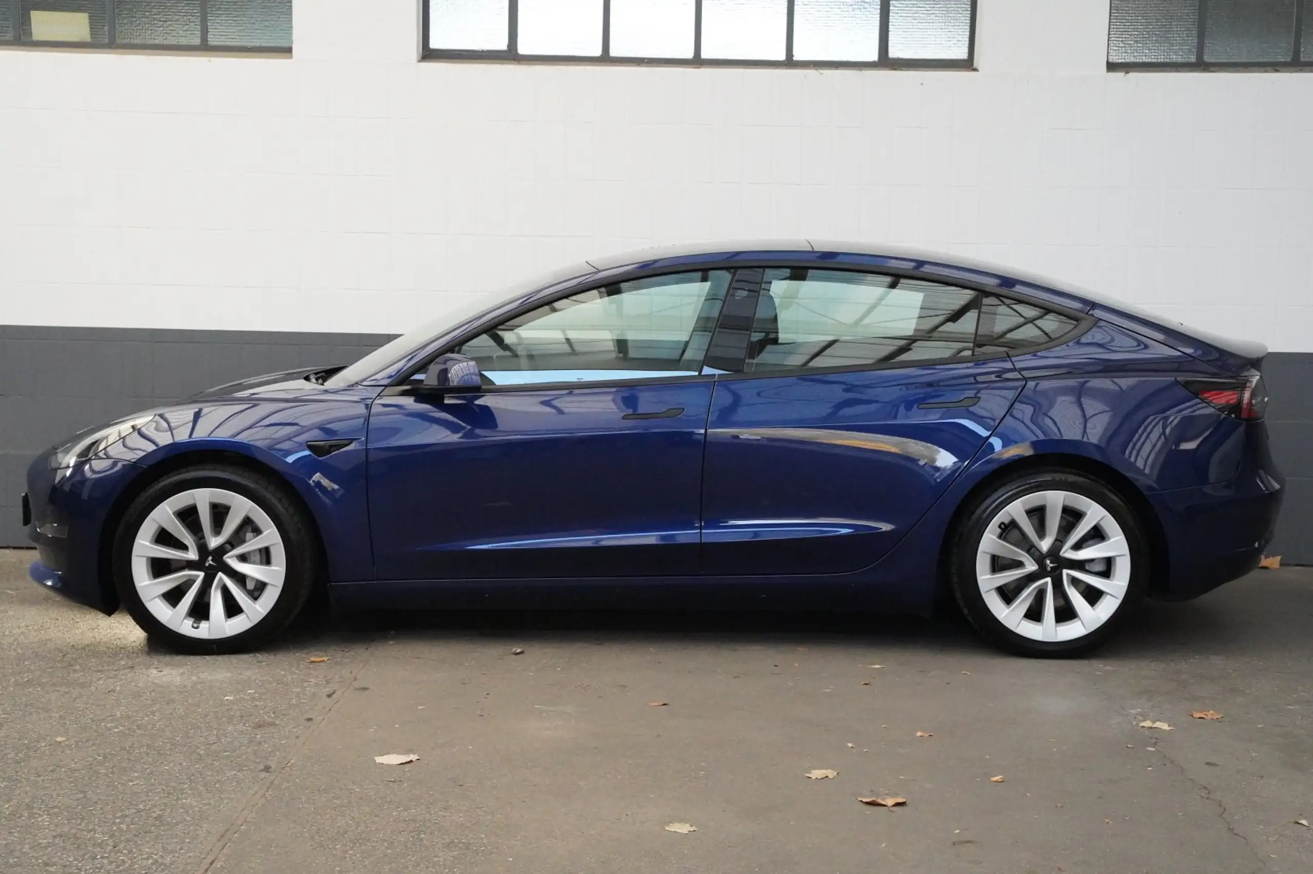 Tesla - Model 3