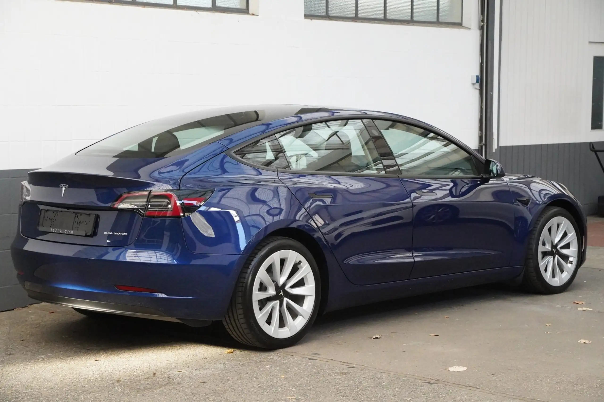 Tesla - Model 3