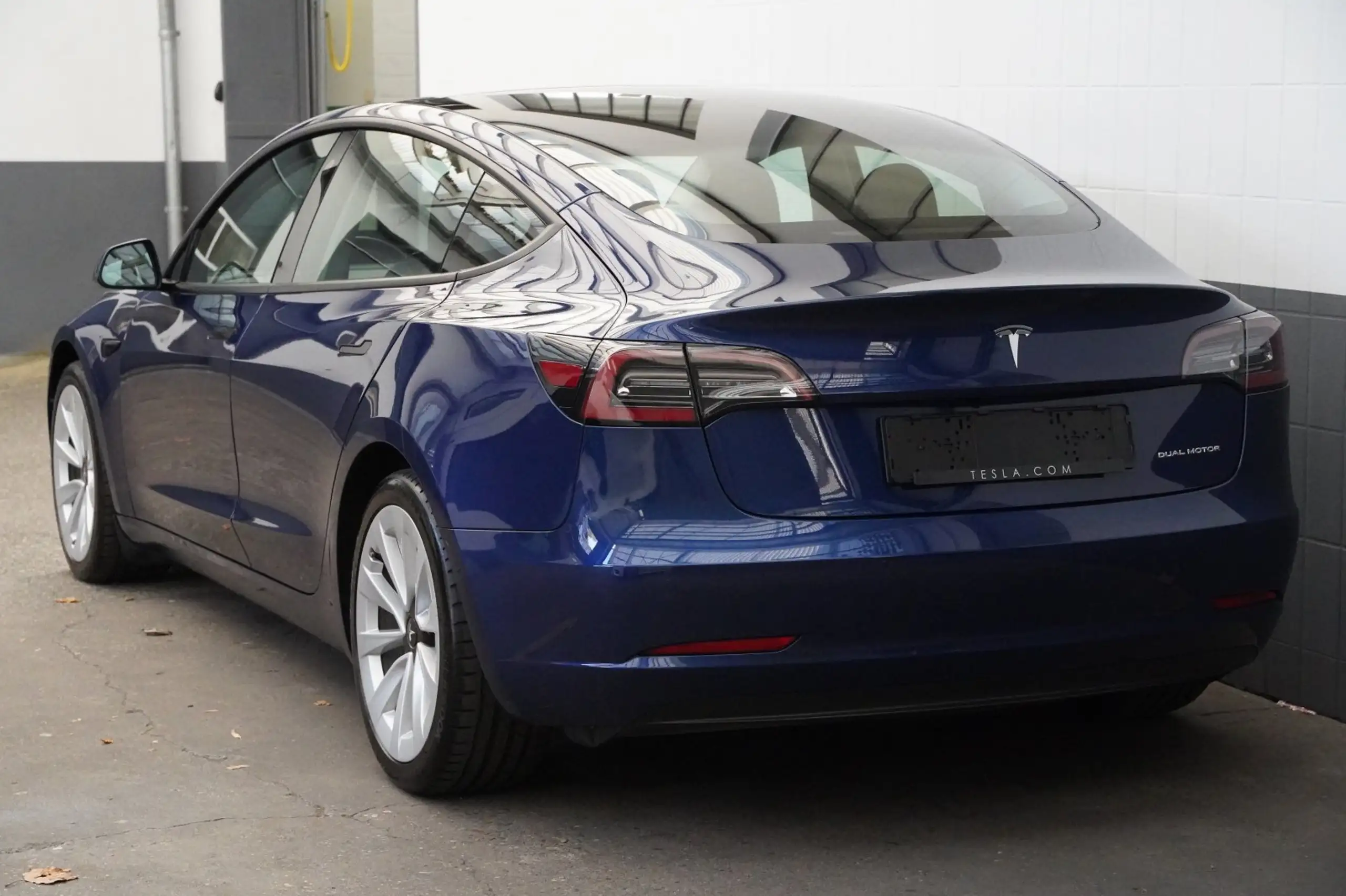 Tesla - Model 3