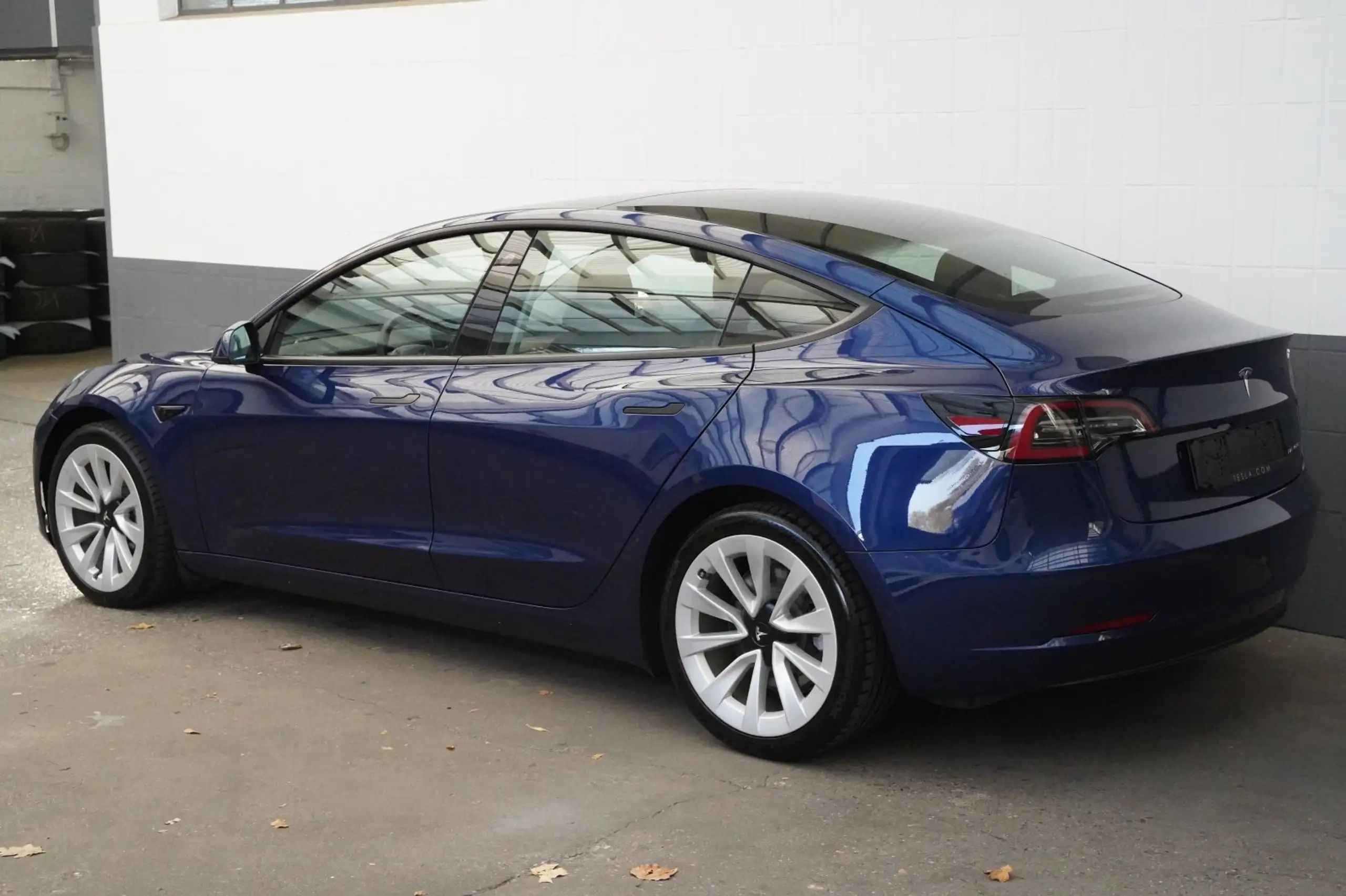 Tesla - Model 3