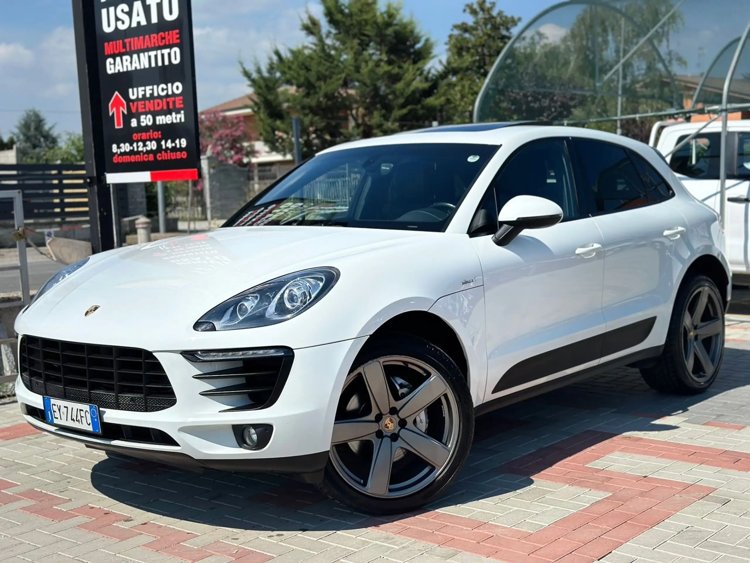 Porsche - Macan