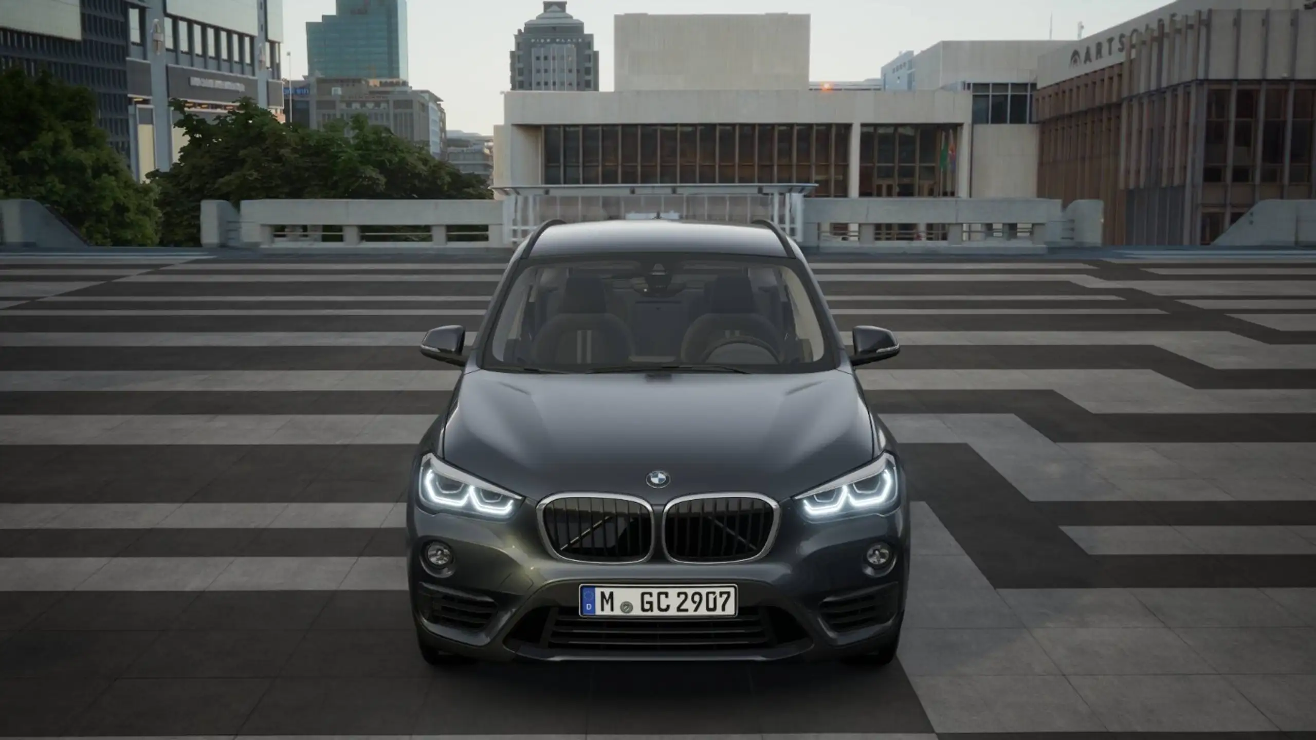 BMW - X1