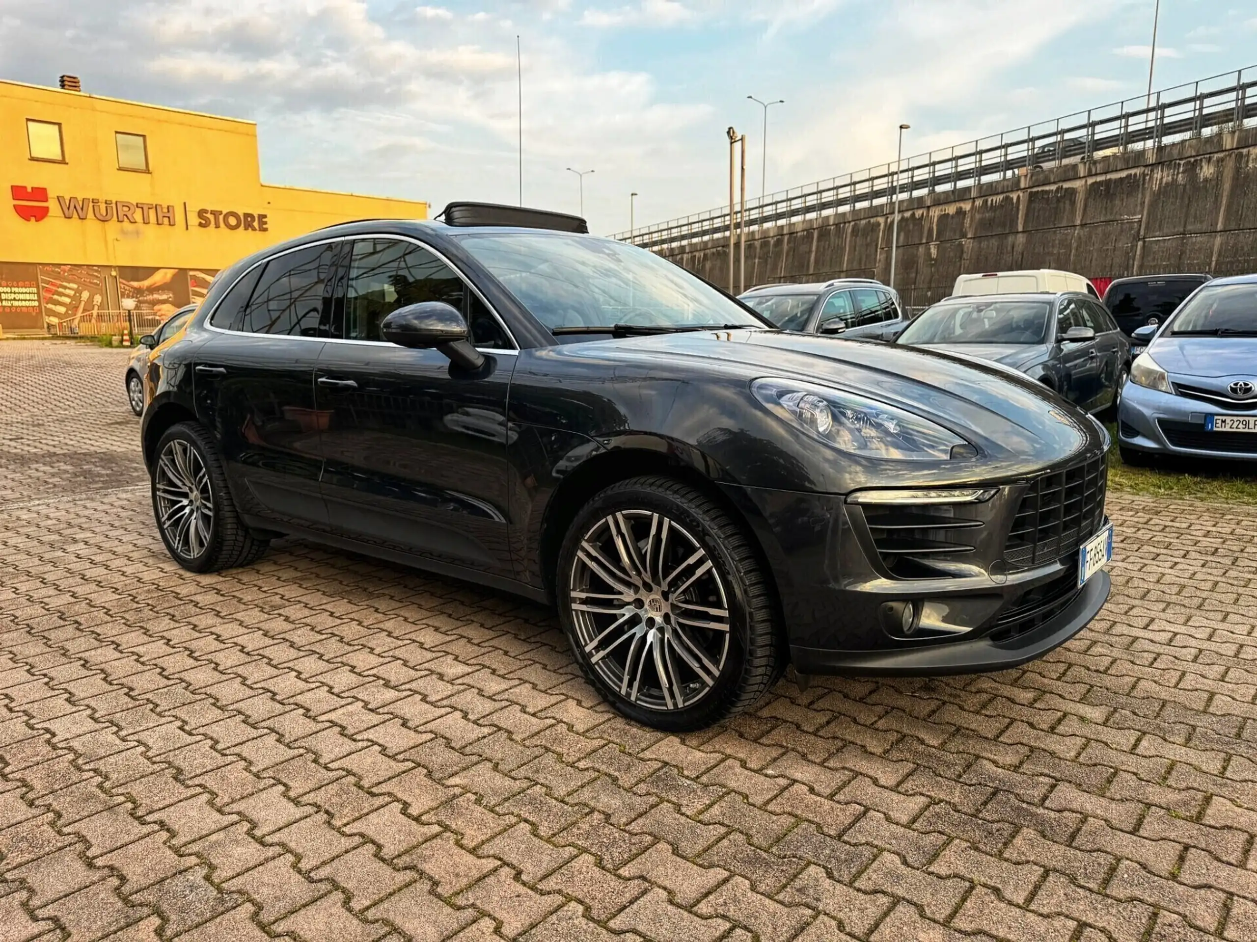 Porsche - Macan