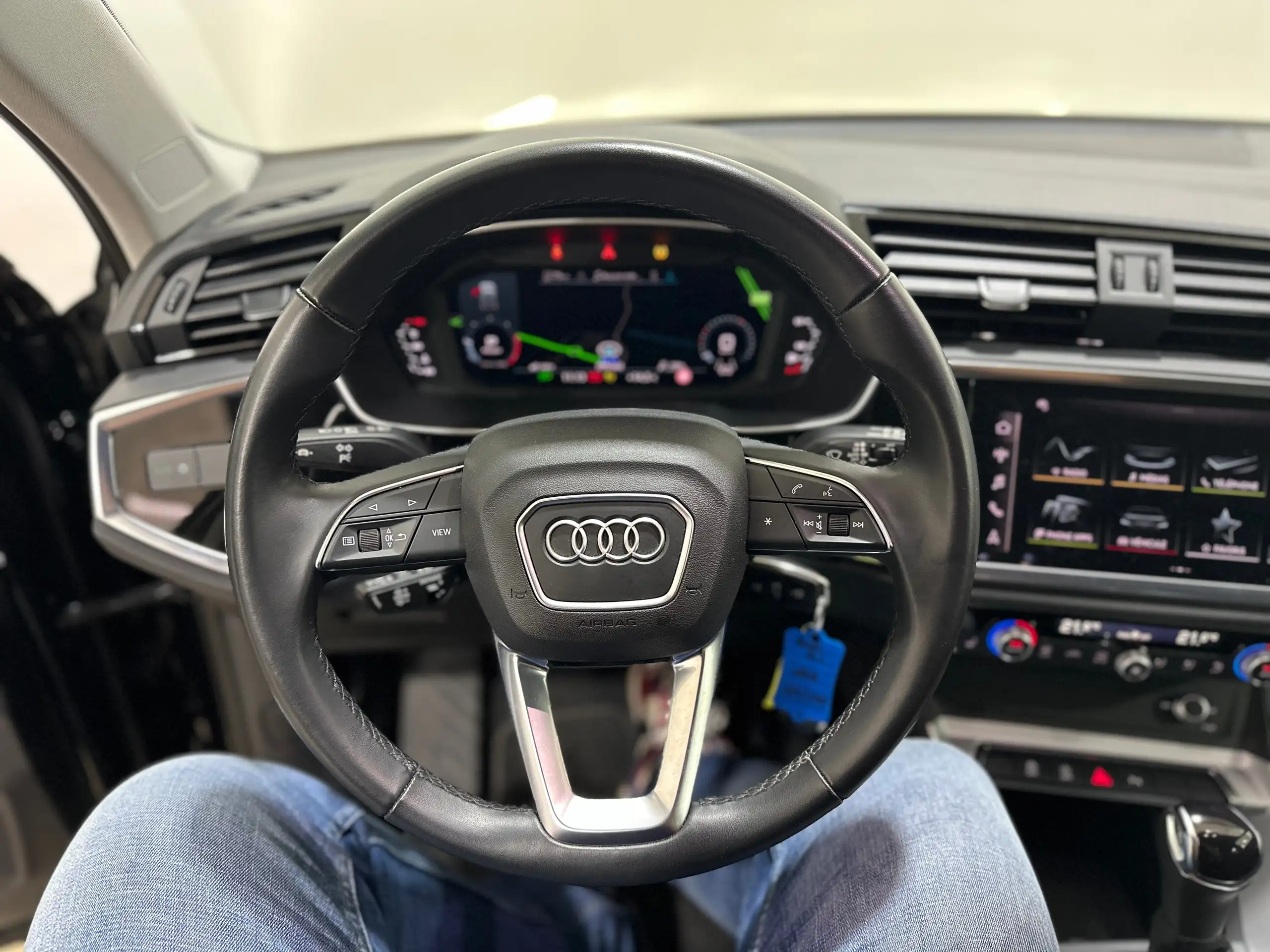 Audi - Q3