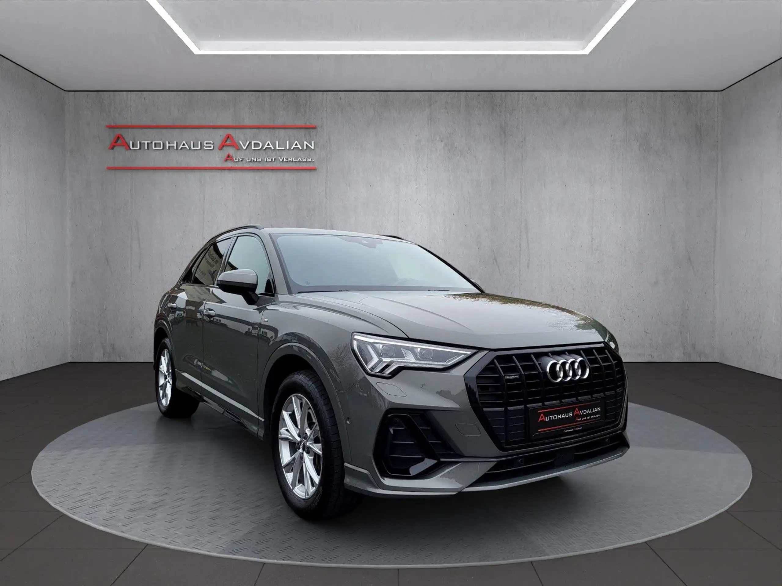 Audi - Q3