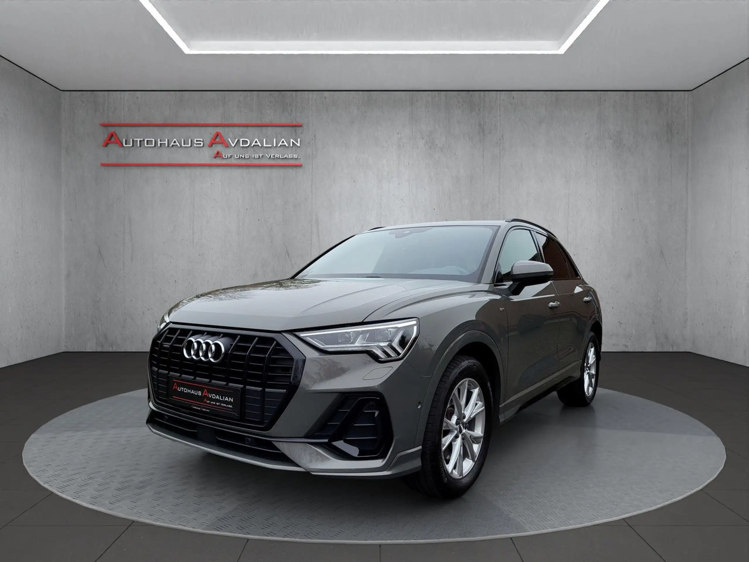 Audi - Q3