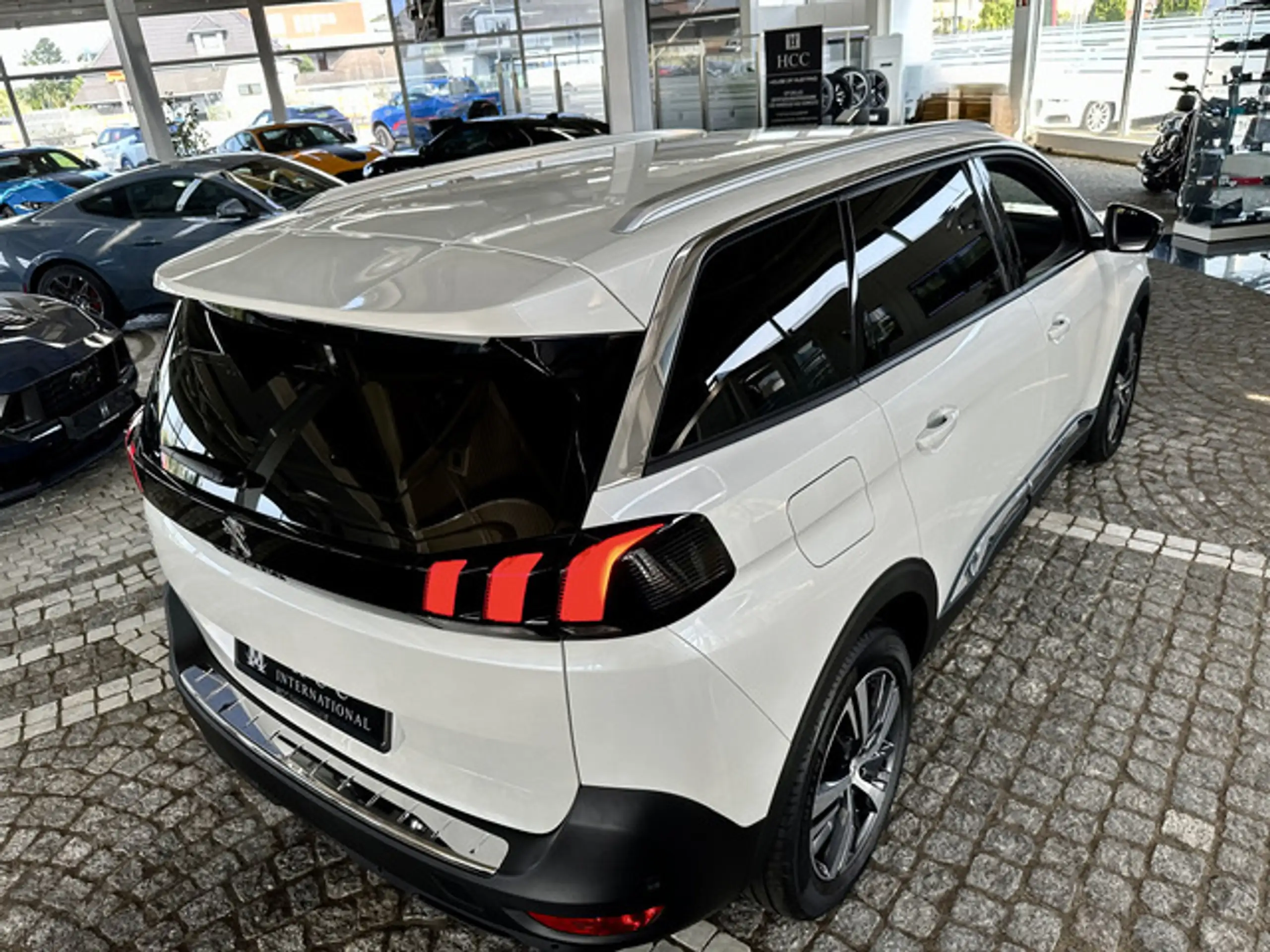 Peugeot - 5008