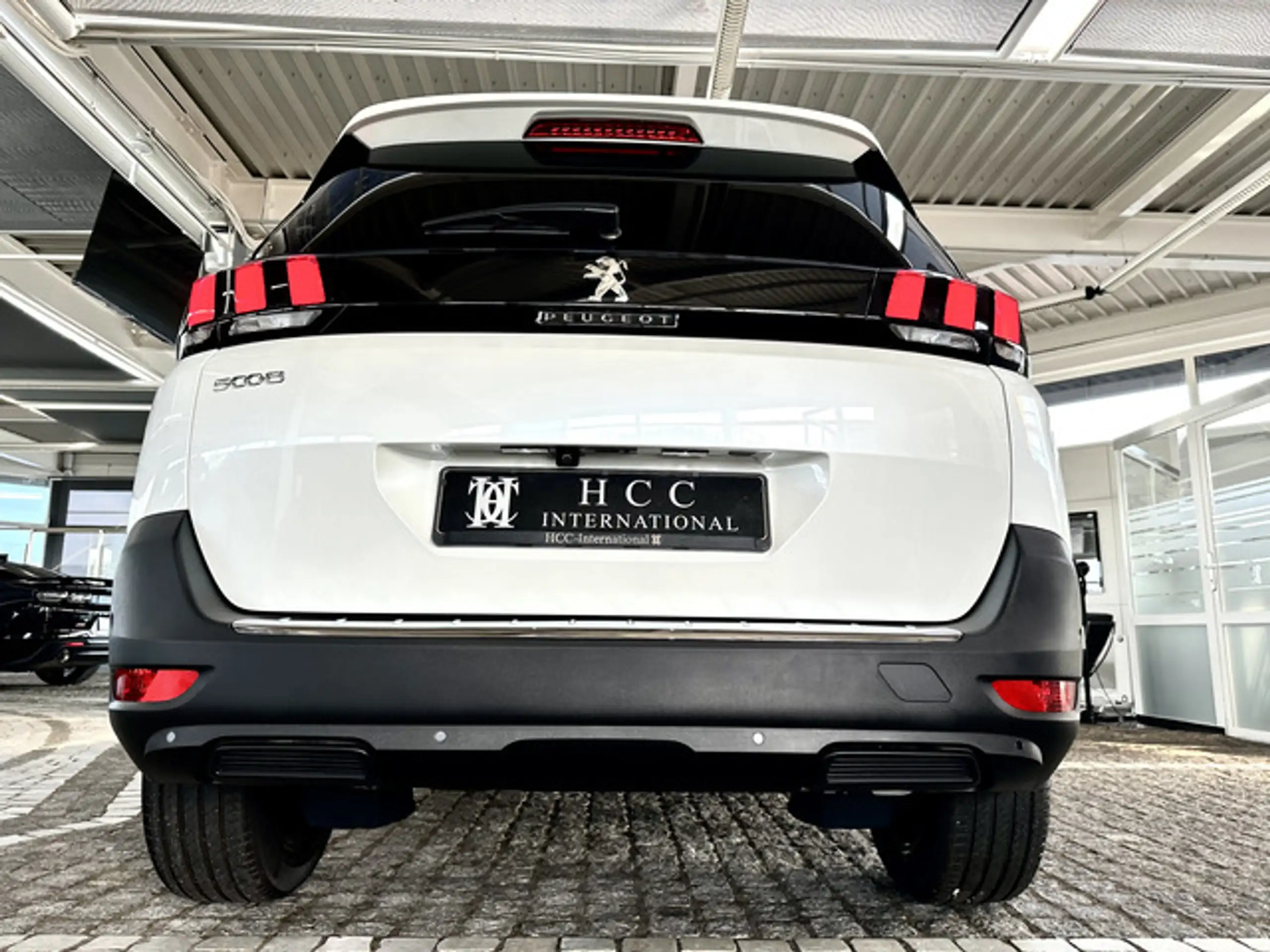 Peugeot - 5008