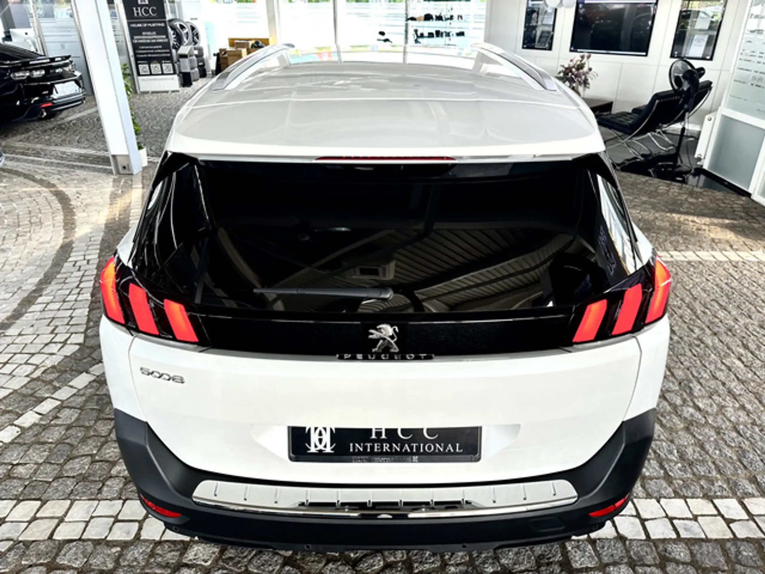 Peugeot - 5008