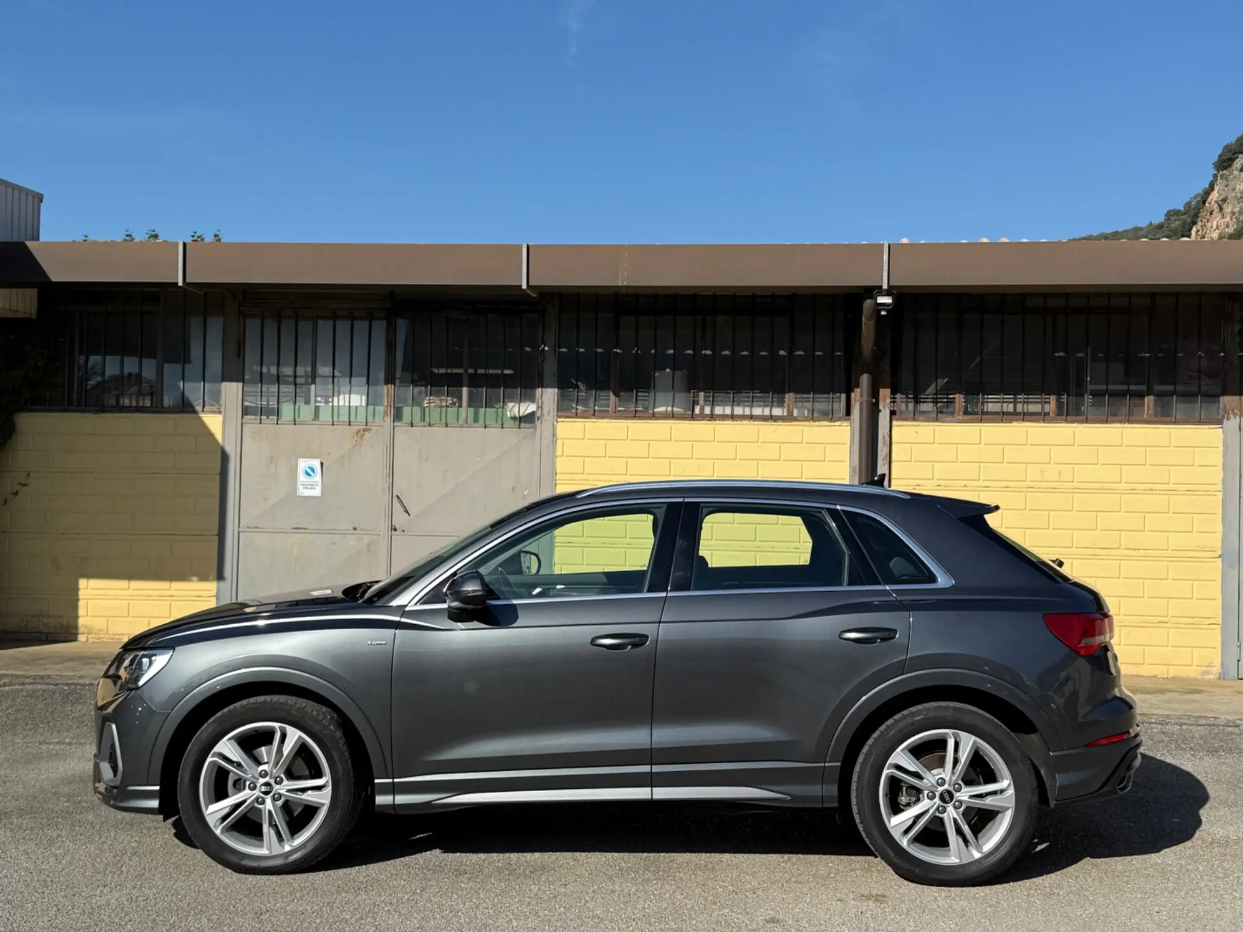 Audi - Q3