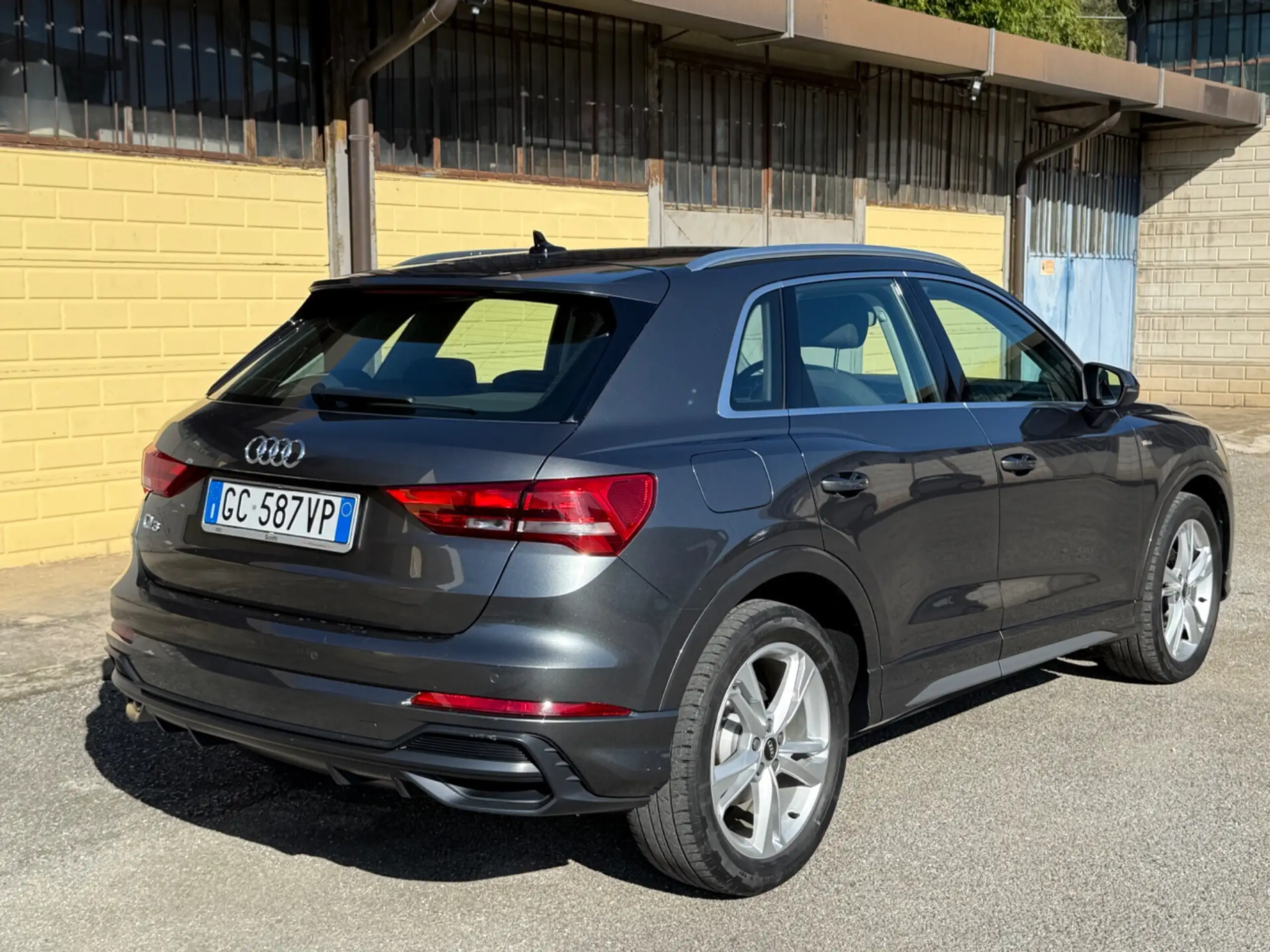 Audi - Q3