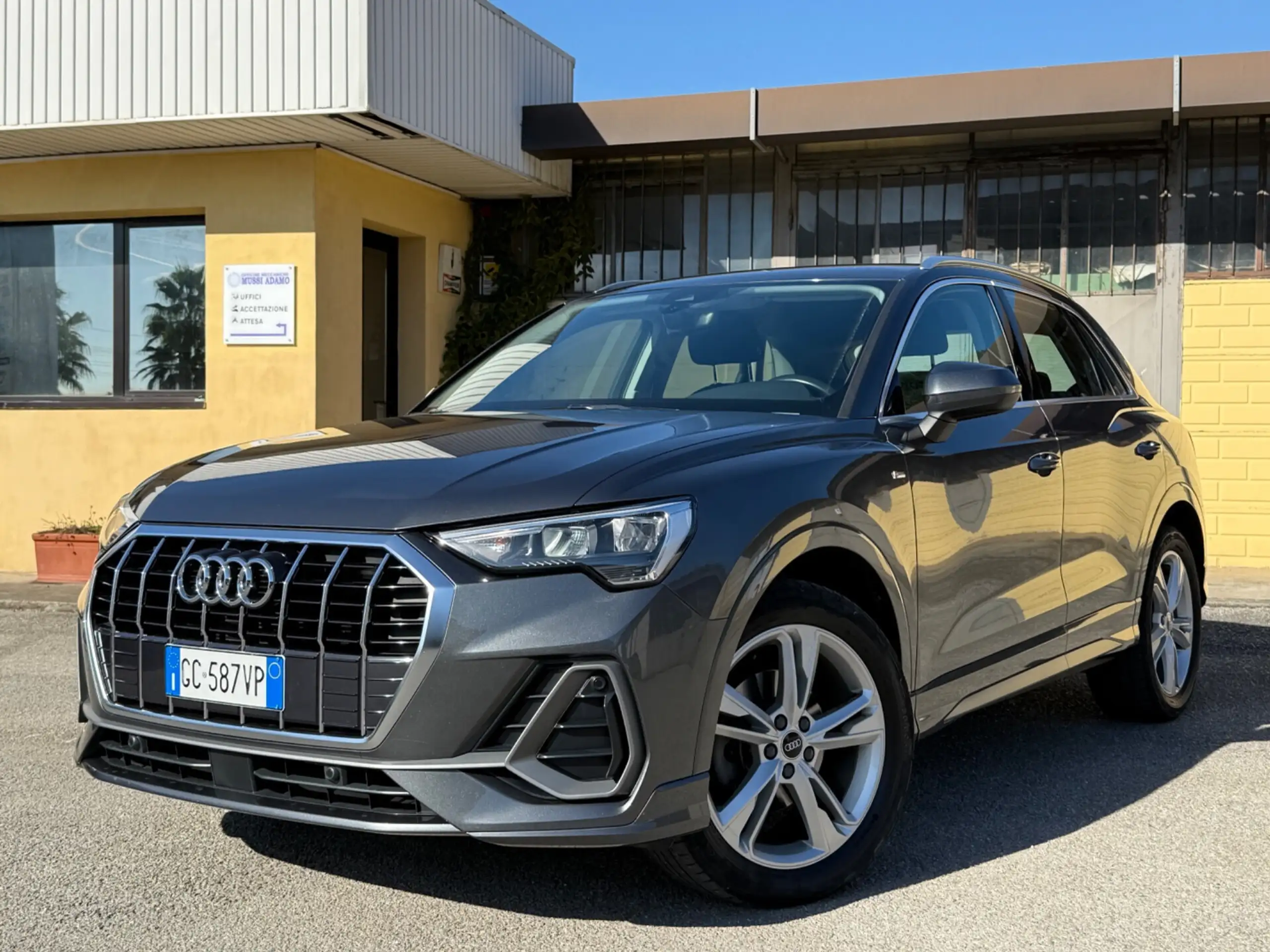 Audi - Q3