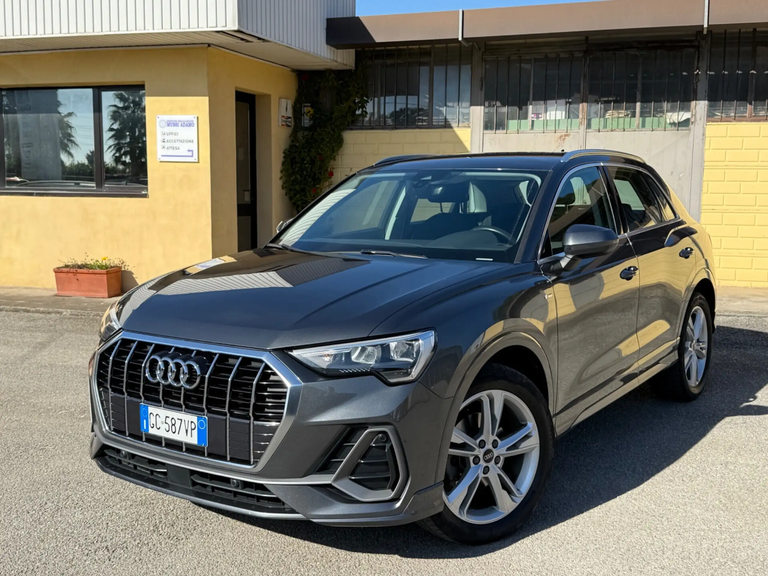 Audi - Q3