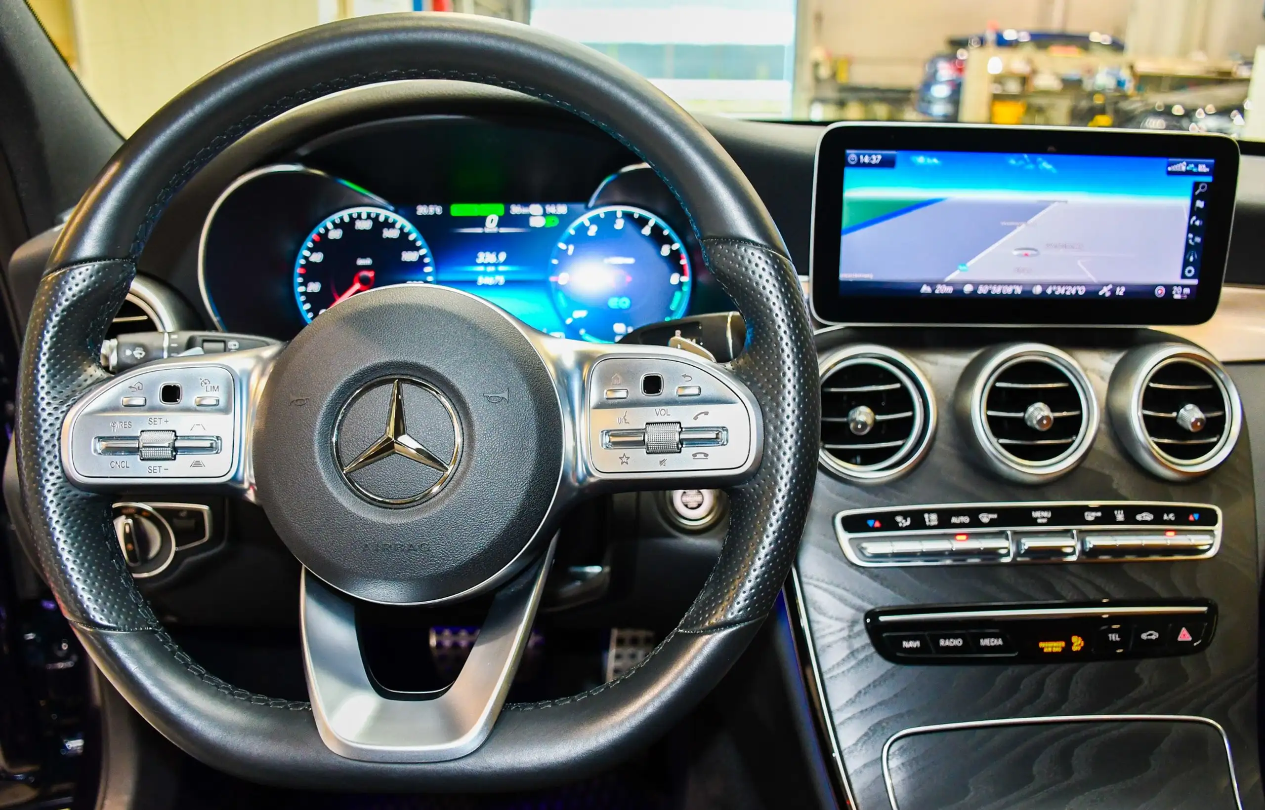 Mercedes-Benz - C 300