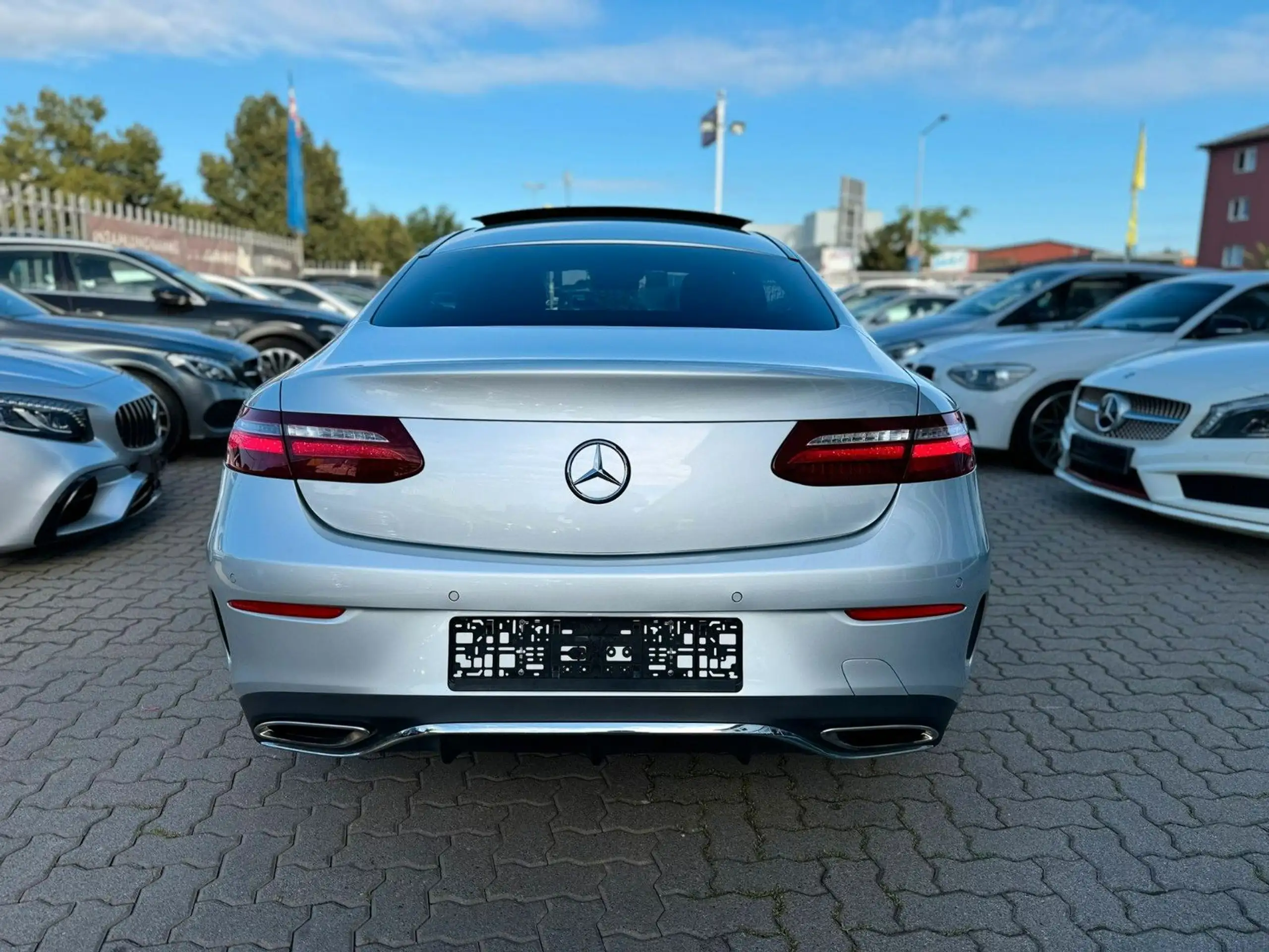 Mercedes-Benz - E 300