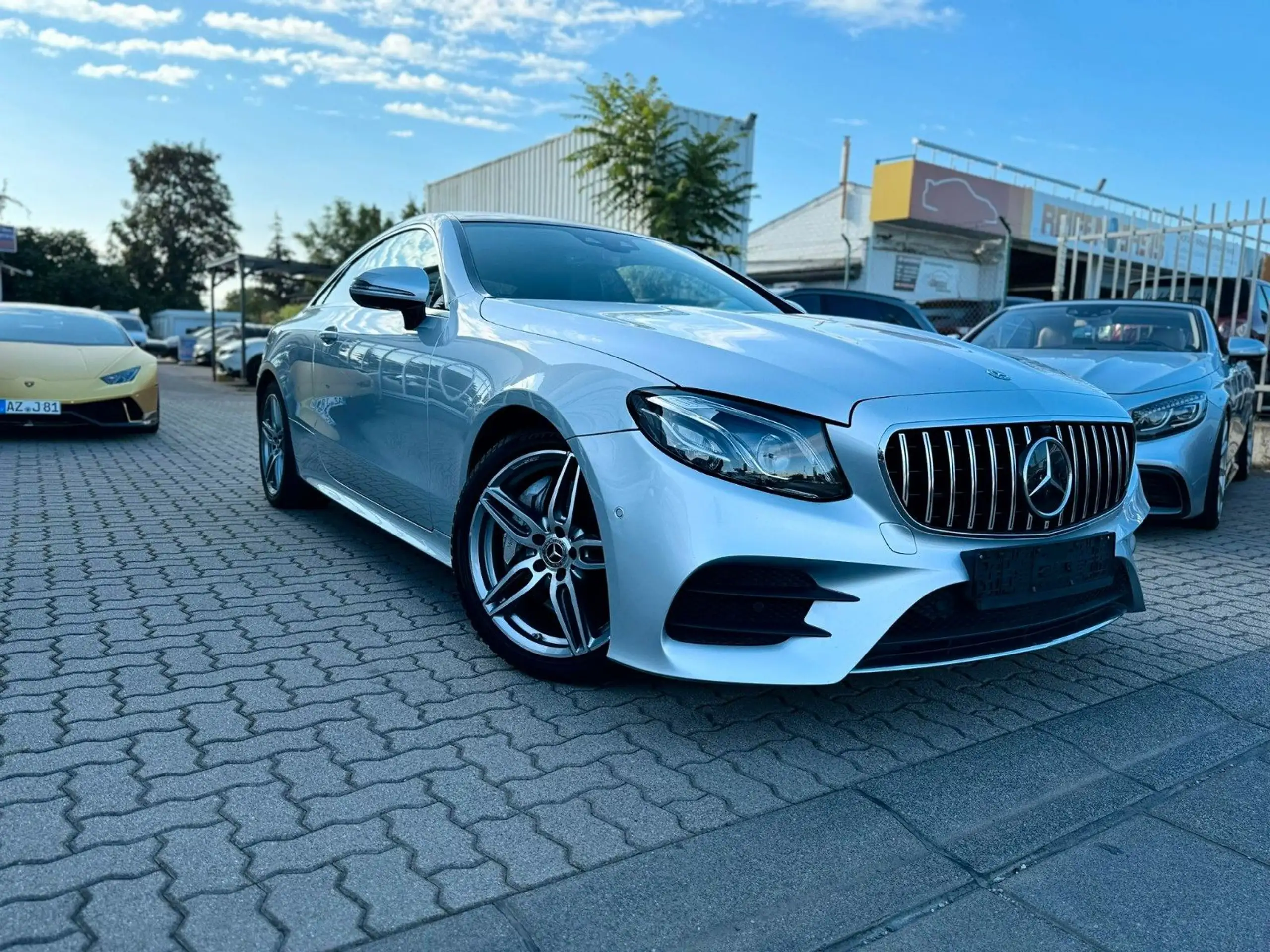 Mercedes-Benz - E 300